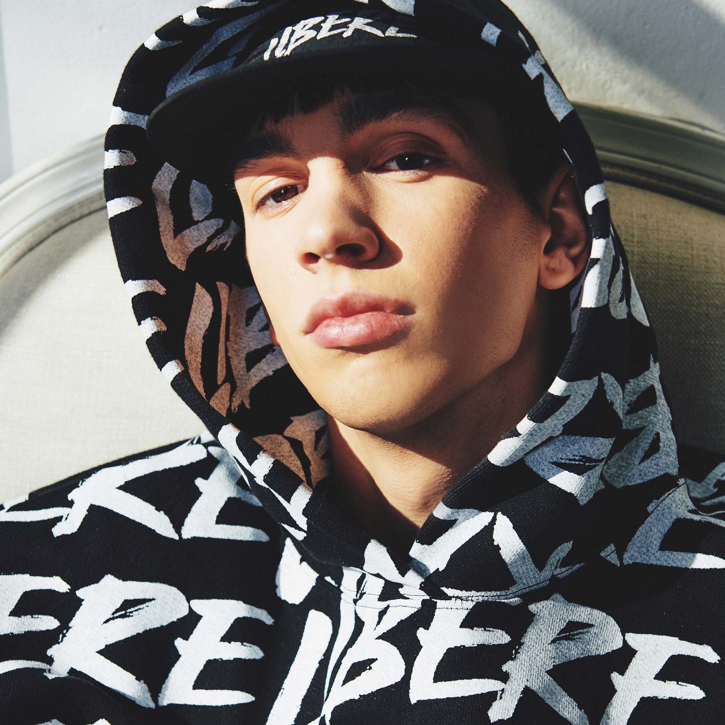 FULL LOGO HOODIE / BLACK