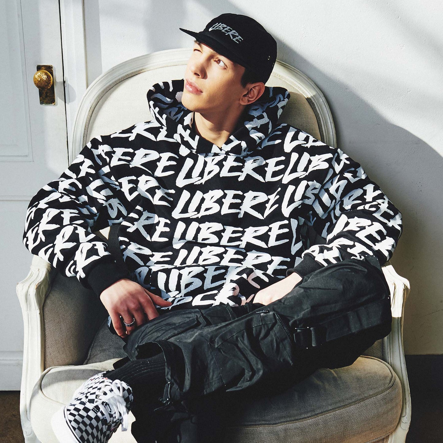 FULL LOGO HOODIE / BLACK