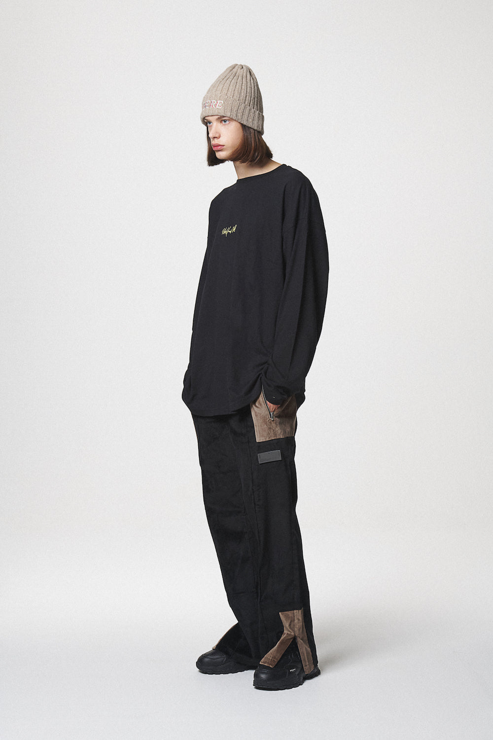 CURSIVE LONG SLEEVE / BLACK