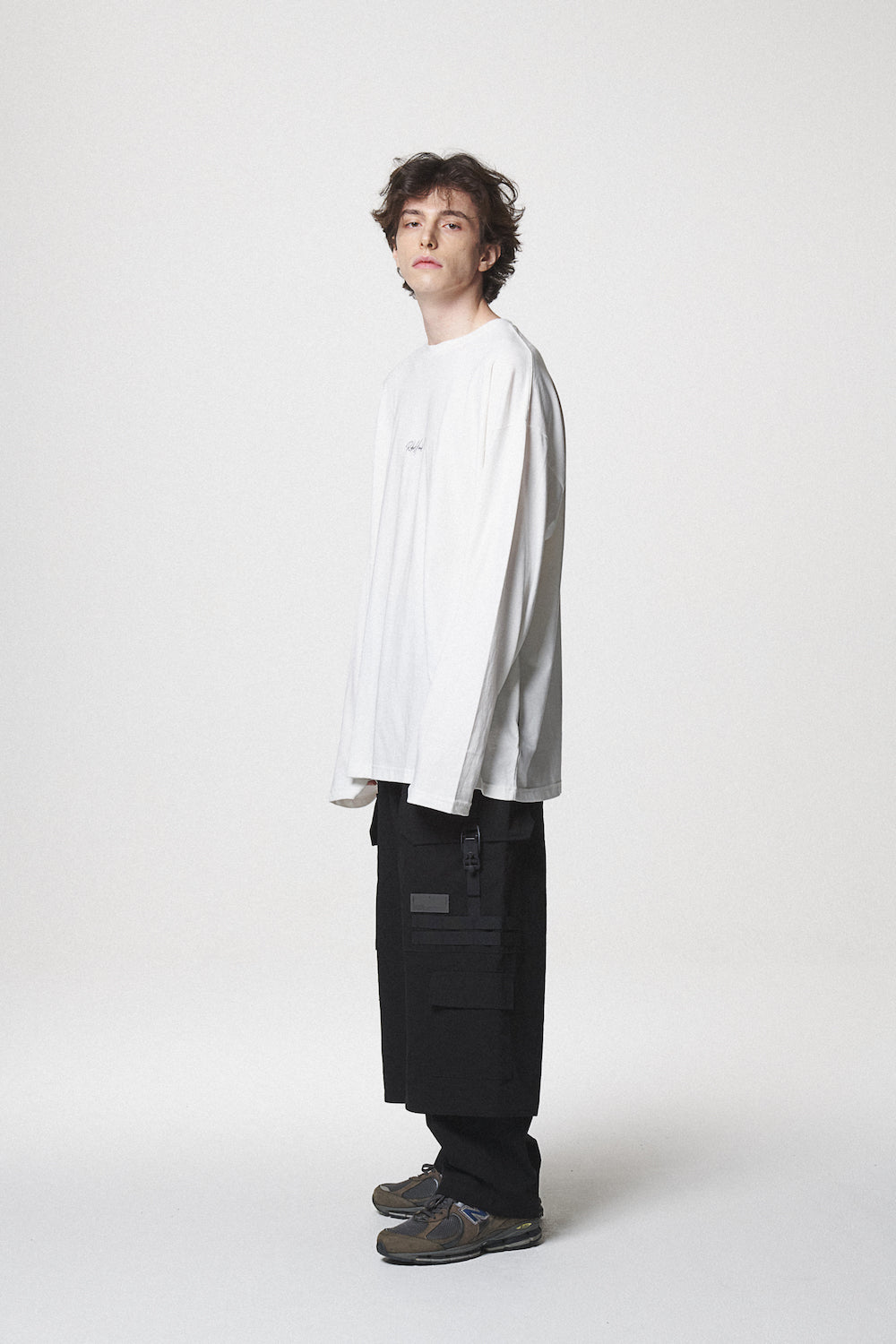 CURSIVE LONG SLEEVE / WHITE
