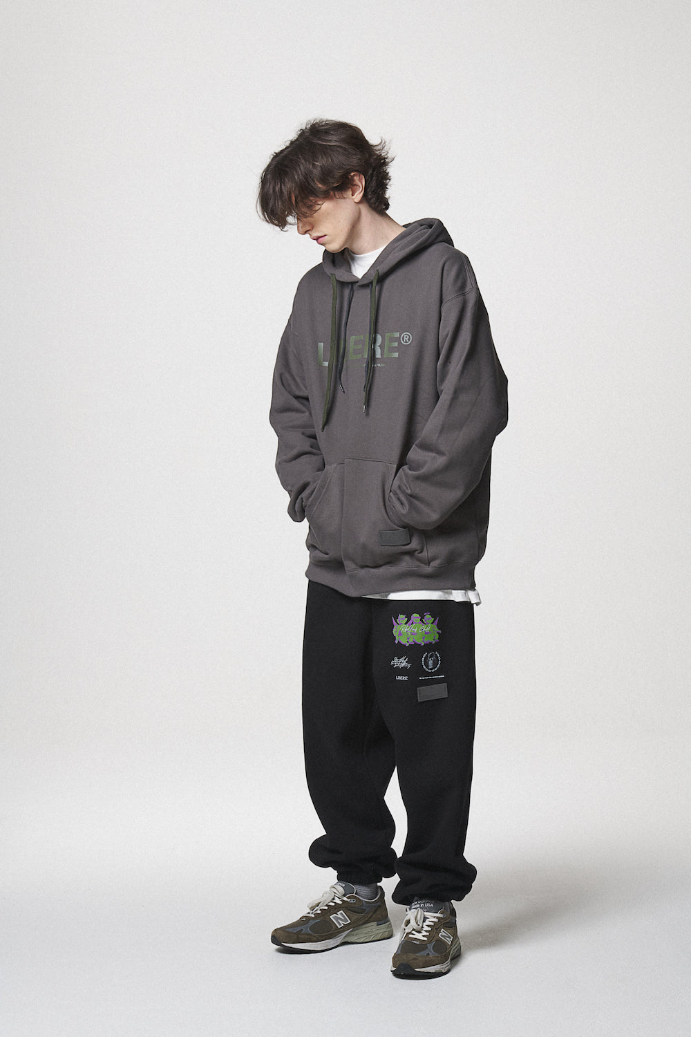 21 LOGO HOODIE / CHARCOAL
