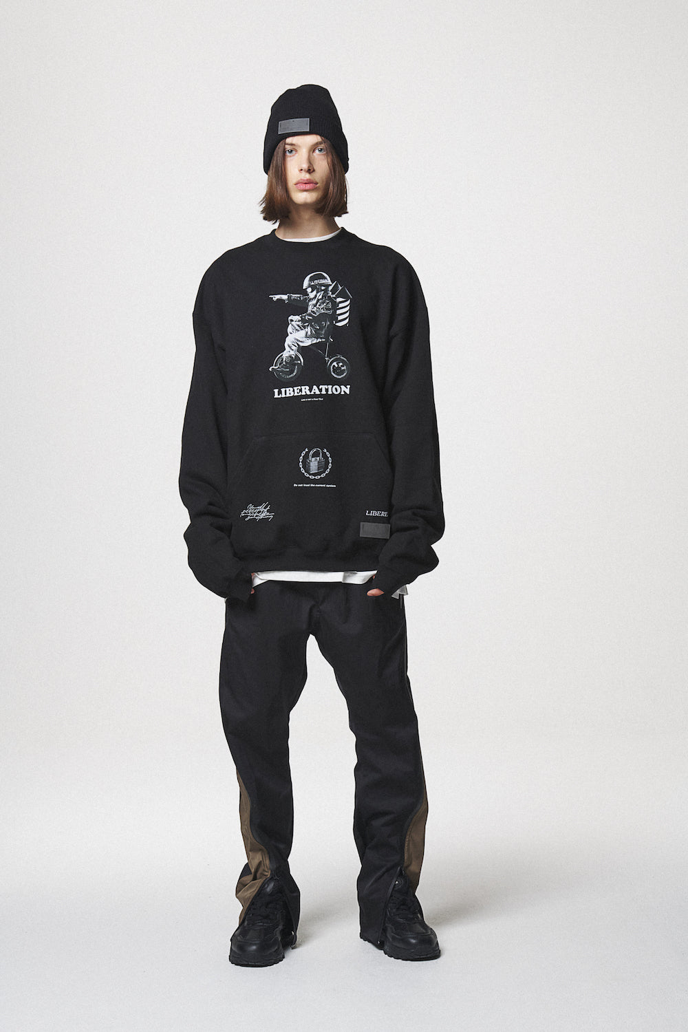 LIBERATION SWEAT SHIRTS / BLACK