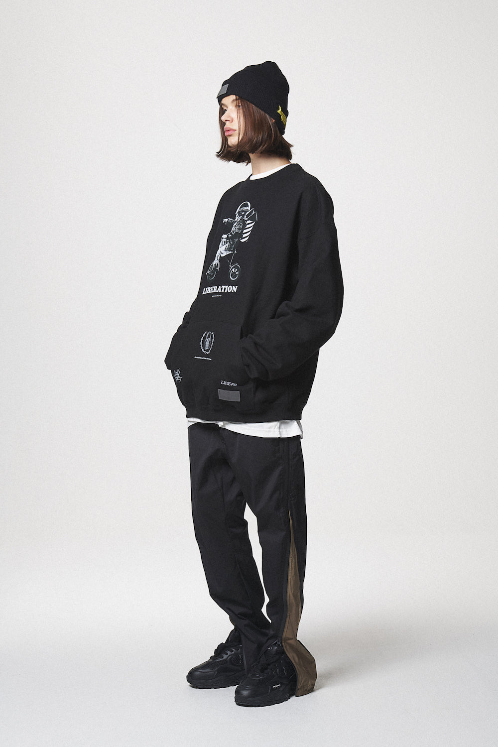 LIBERATION SWEAT SHIRTS / BLACK