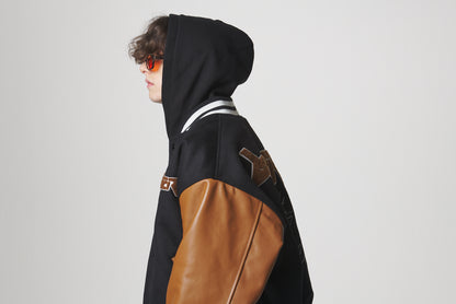 LEATHER SLEEVE STADIUM JACKET / BLACK