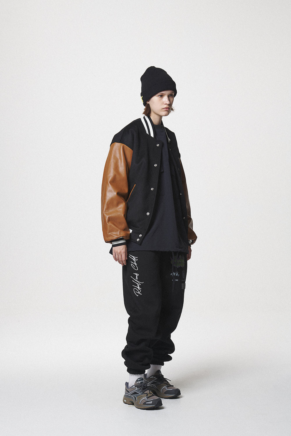 LEATHER SLEEVE STADIUM JACKET / BLACK