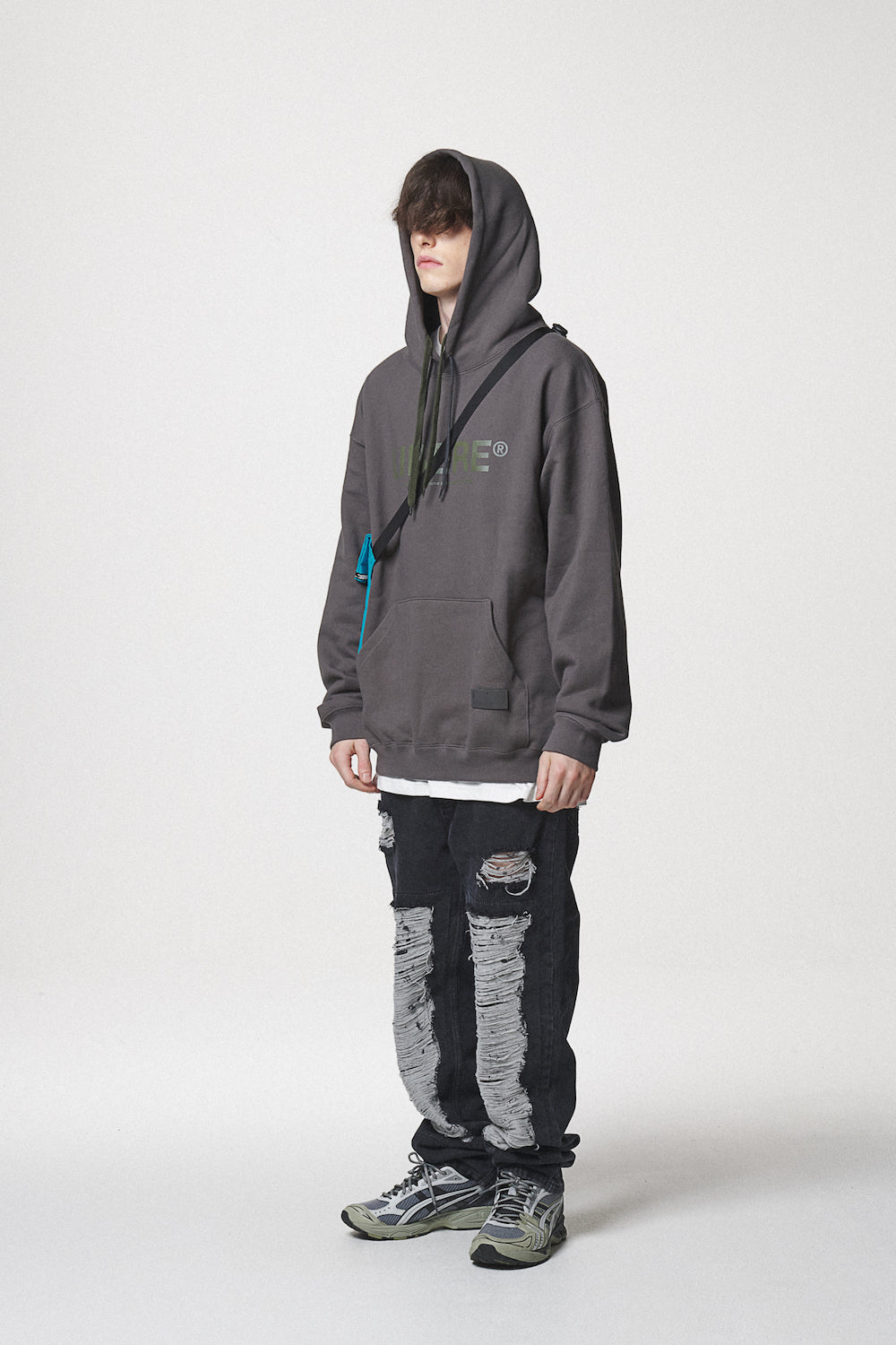 21 LOGO HOODIE / CHARCOAL