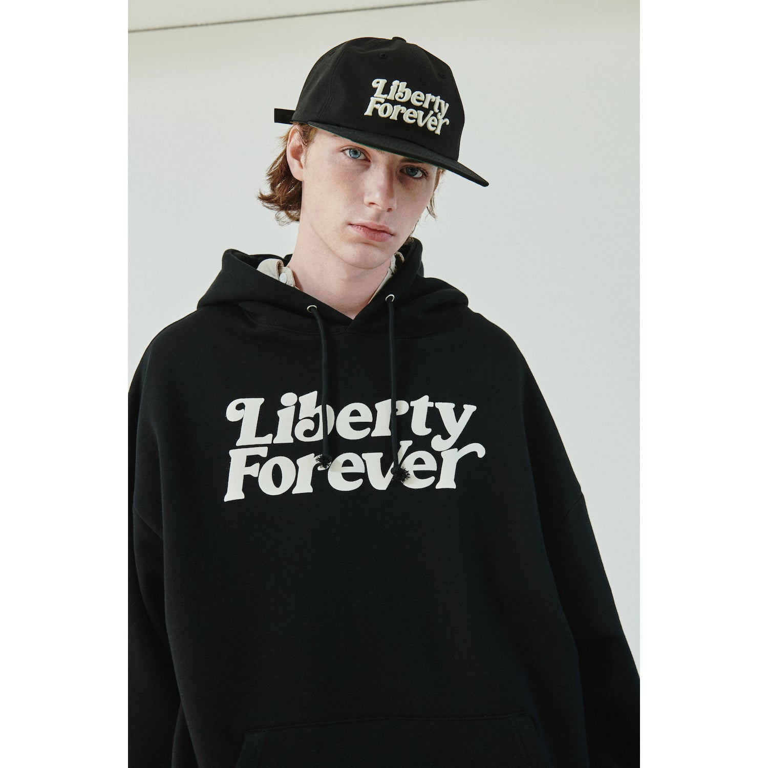 FOREVER HOODIE / BLACK – LIBERE