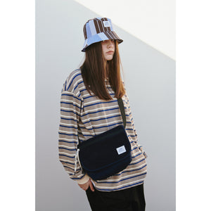 MESSENGER BAG