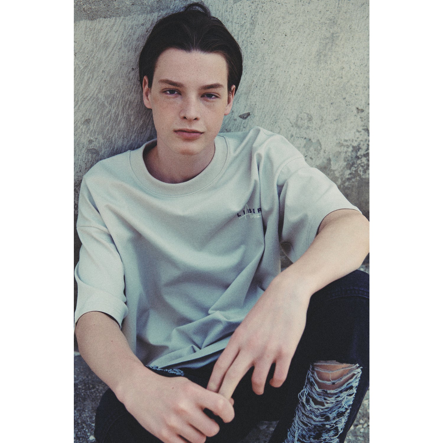 LIBERE AUTHENTIC LOGO TEE / LIGHT GRAY