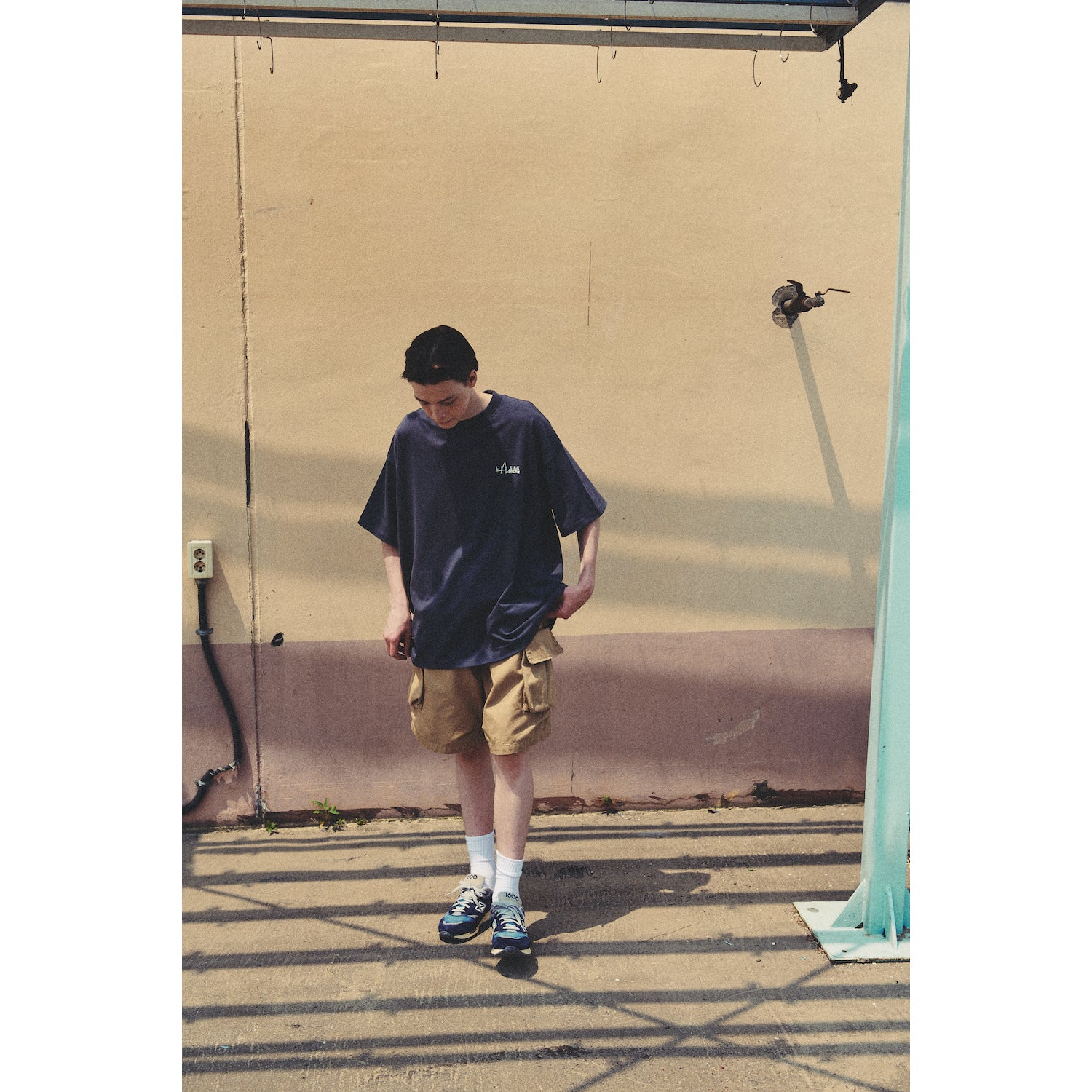 LIBERE AUTHENTIC LOGO TEE / CHARCOAL
