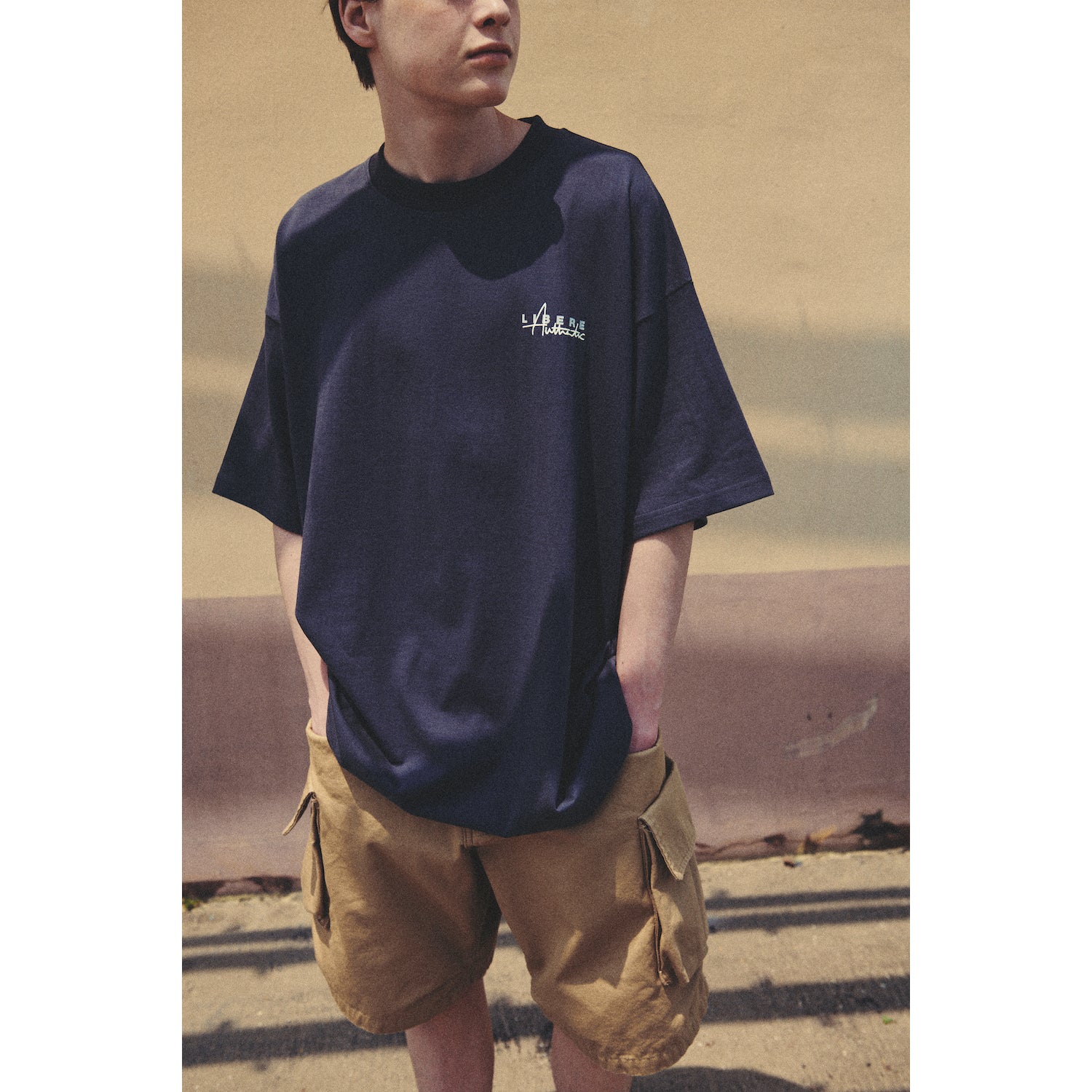 LIBERE AUTHENTIC LOGO TEE / CHARCOAL