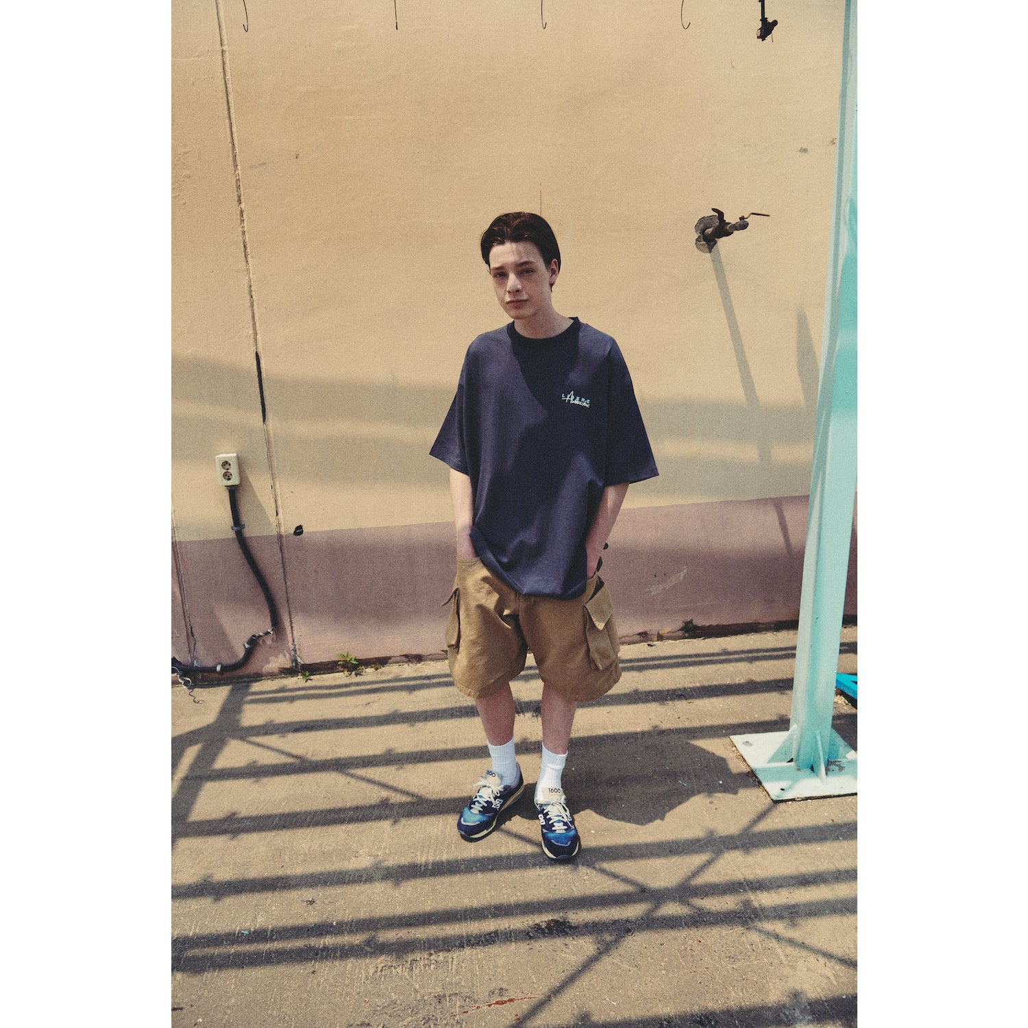 LIBERE AUTHENTIC LOGO TEE / CHARCOAL