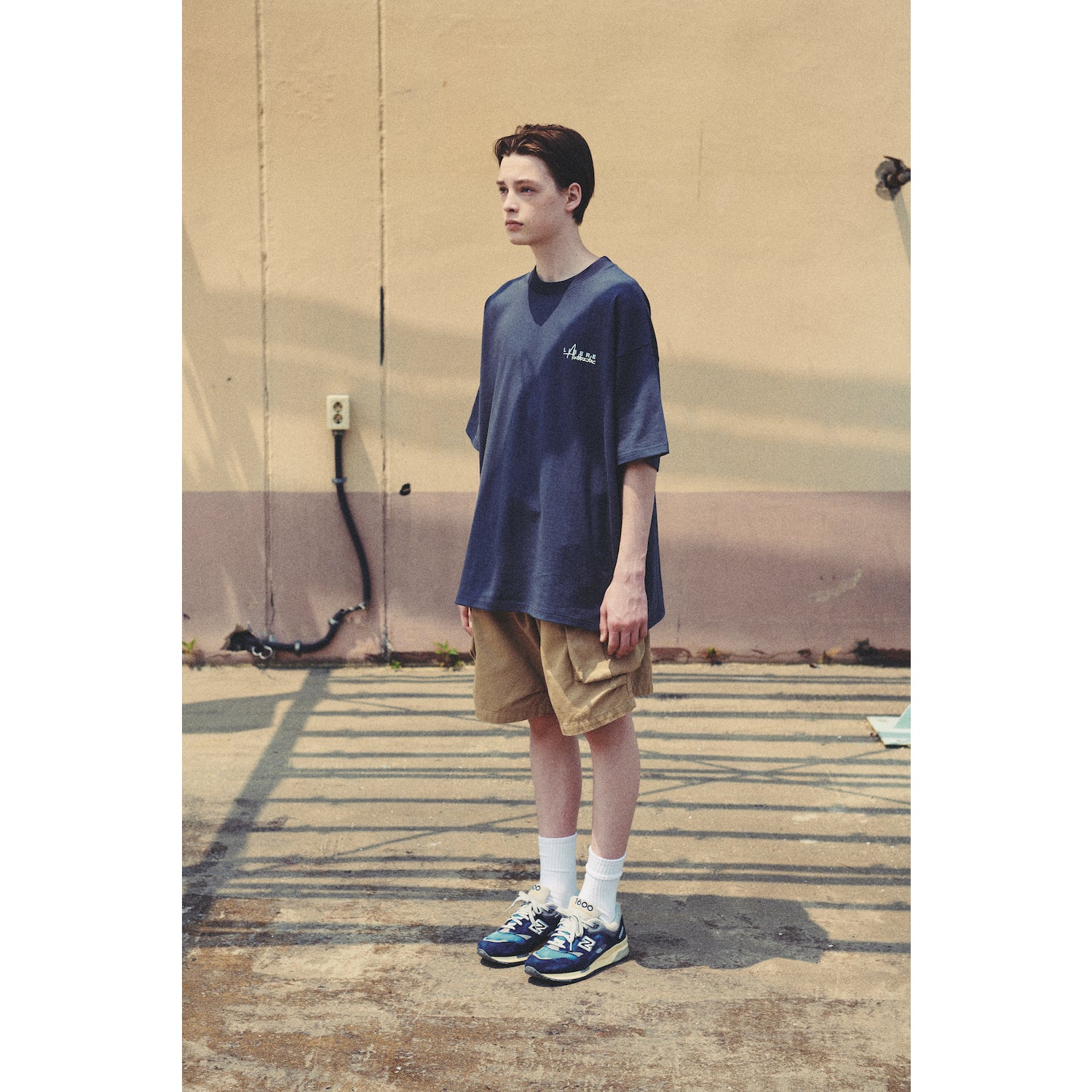 LIBERE AUTHENTIC LOGO TEE / CHARCOAL