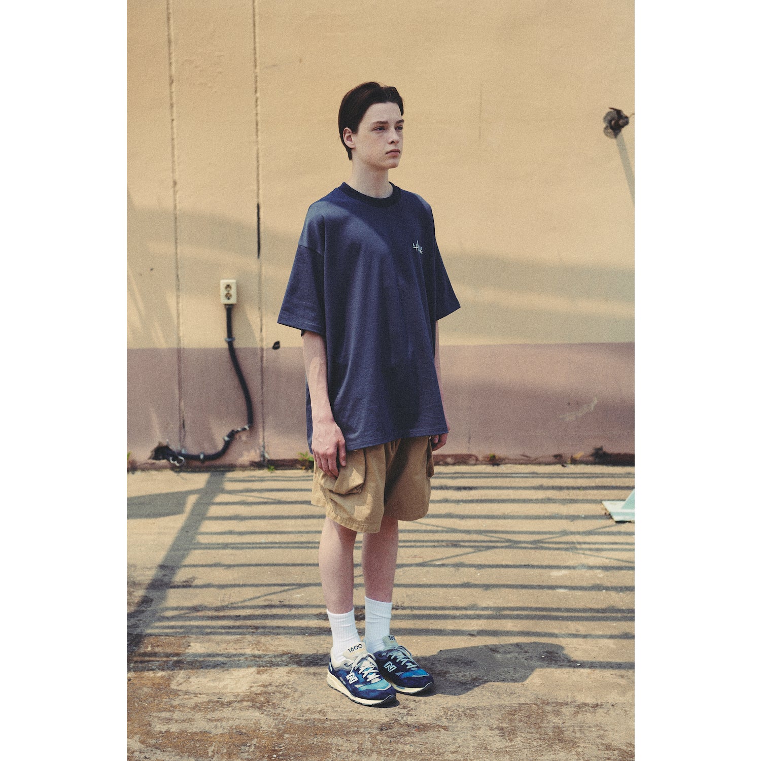 LIBERE AUTHENTIC LOGO TEE / CHARCOAL