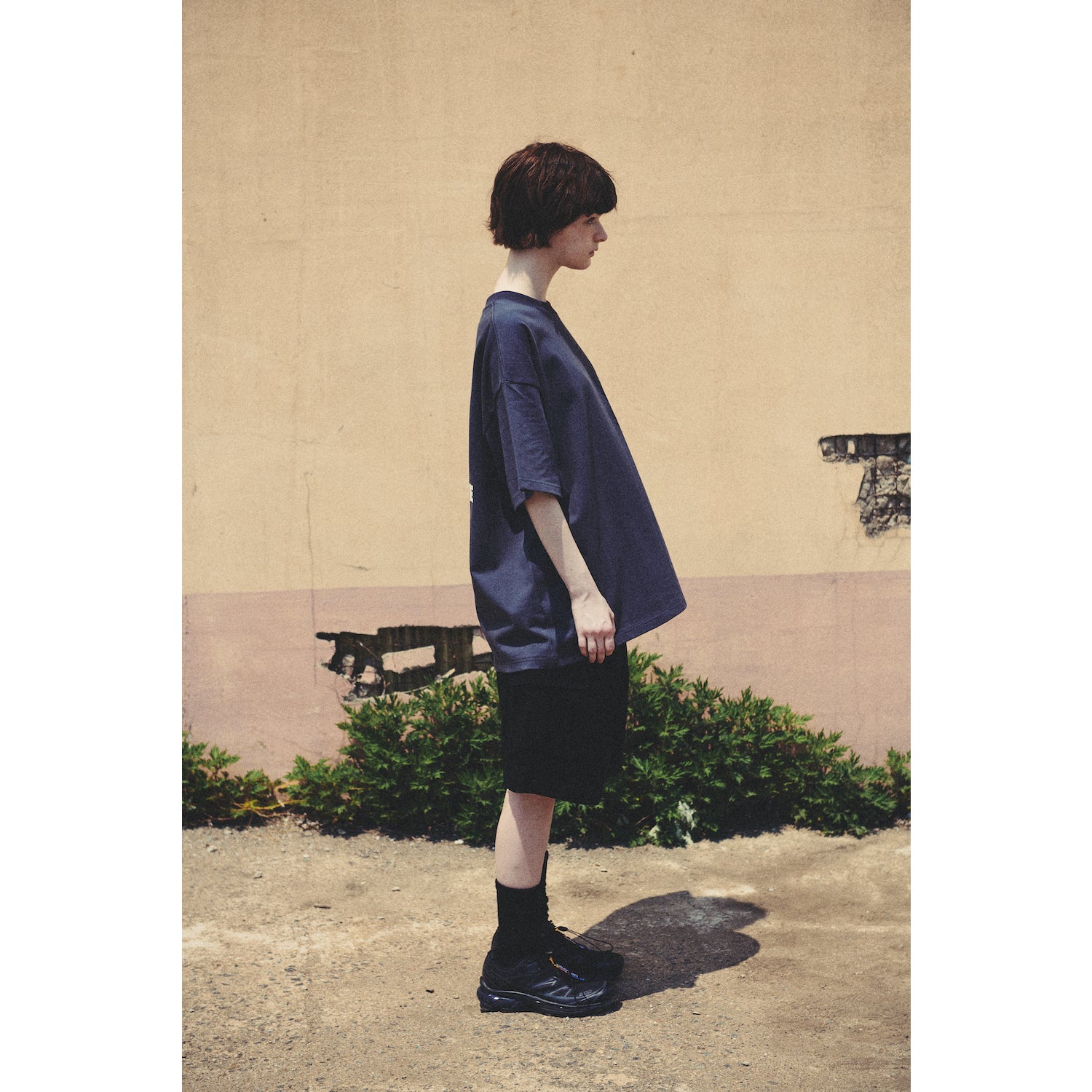 LIBERE AUTHENTIC LOGO TEE / CHARCOAL