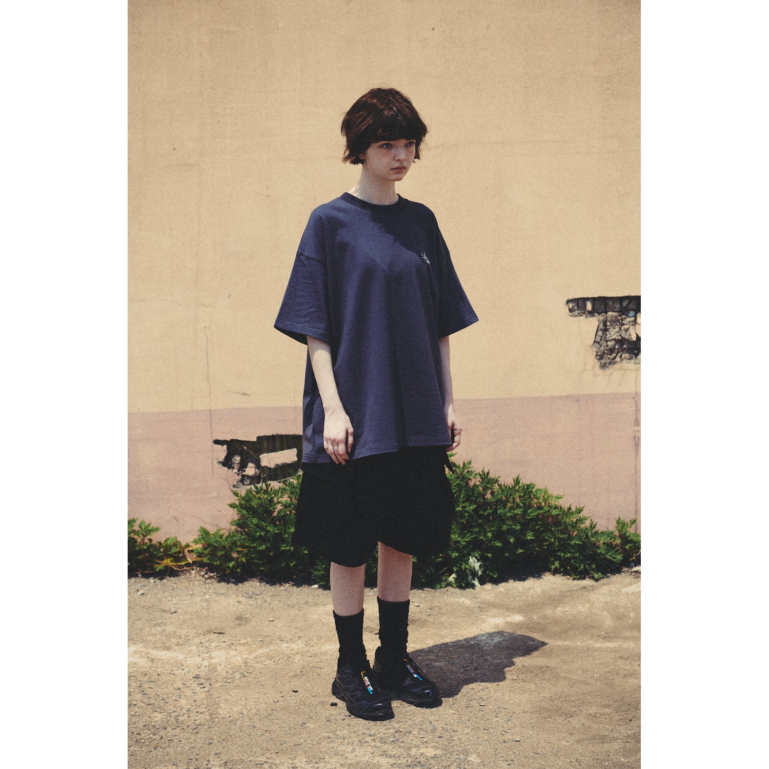 LIBERE AUTHENTIC LOGO TEE / CHARCOAL