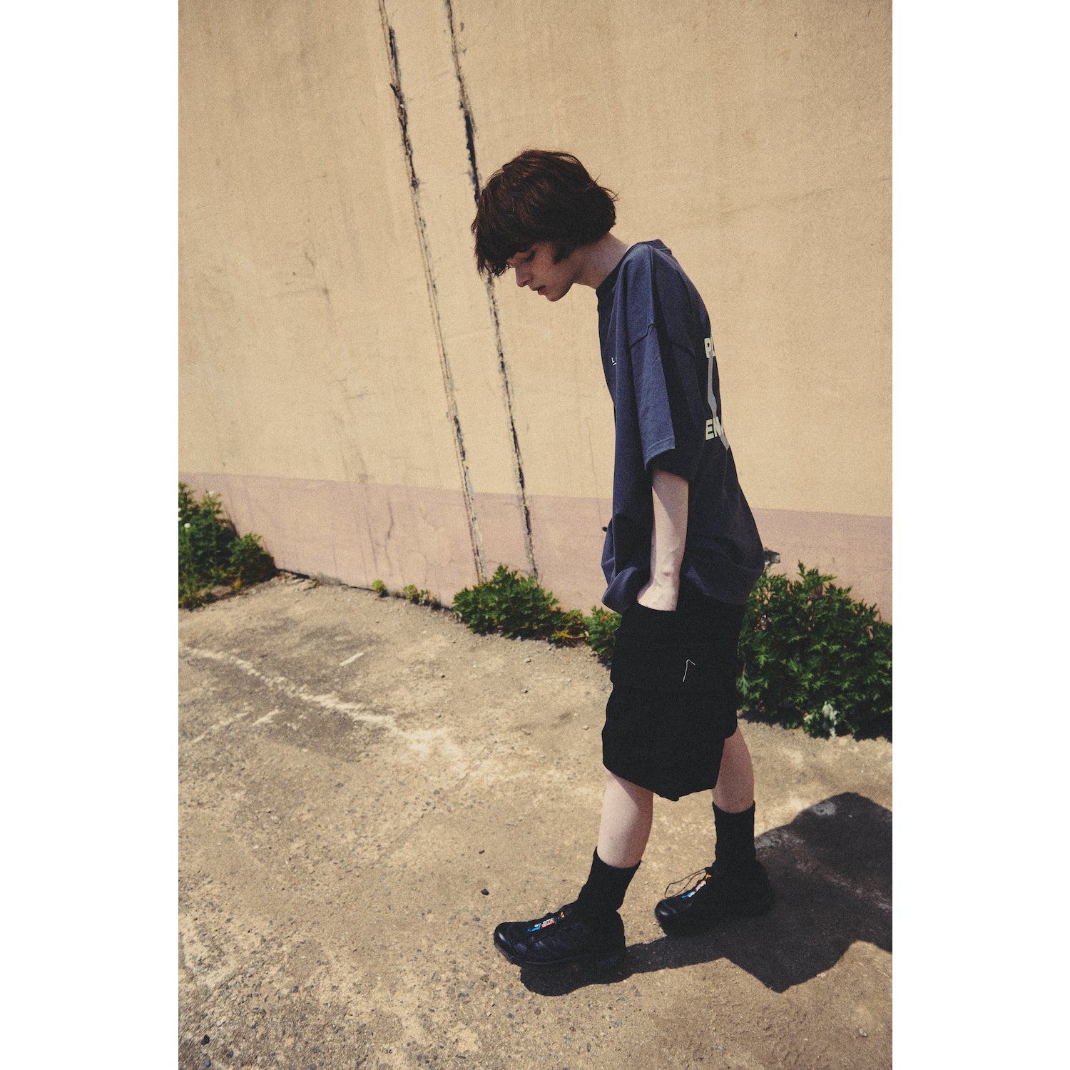 LIBERE AUTHENTIC LOGO TEE / CHARCOAL