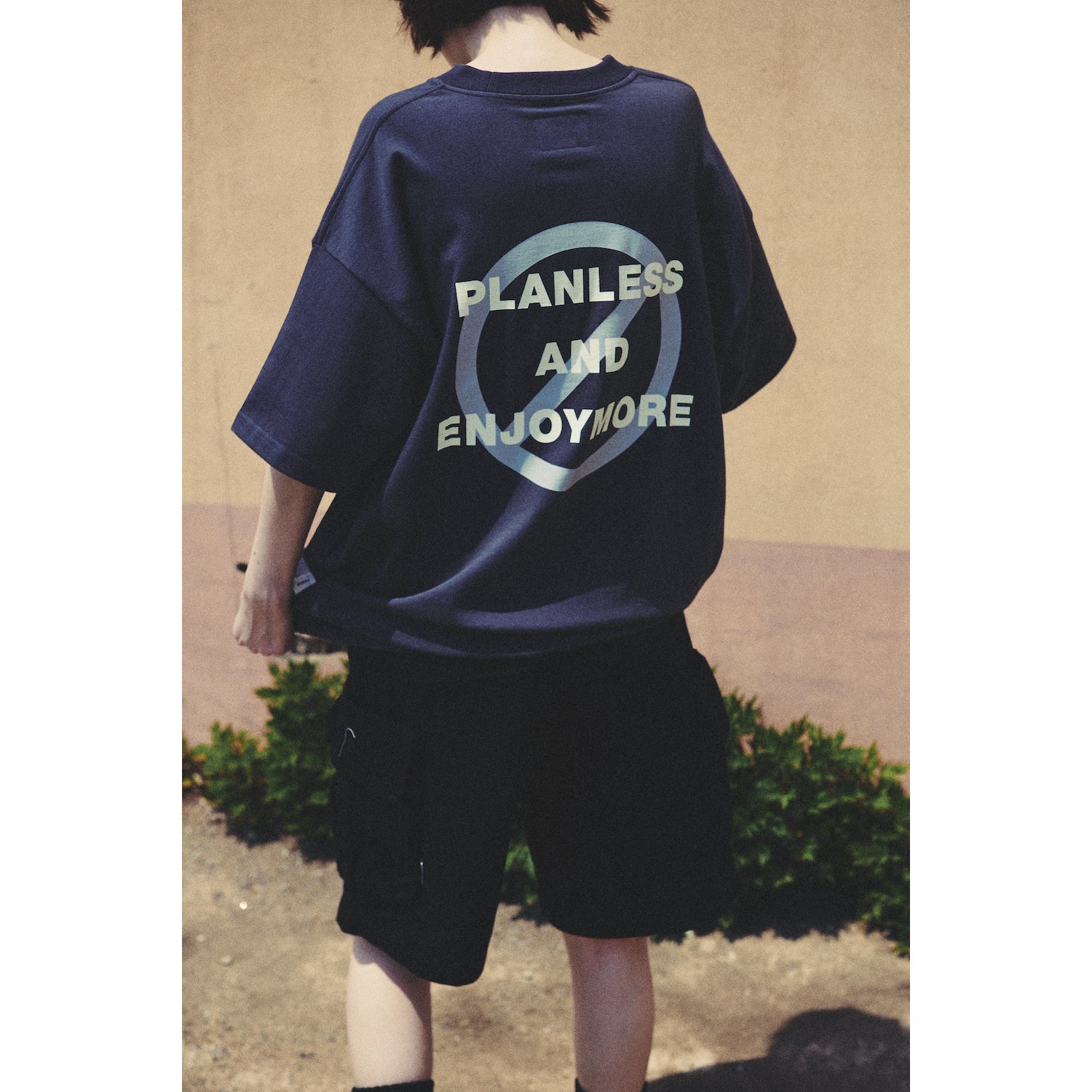 LIBERE AUTHENTIC LOGO TEE / CHARCOAL