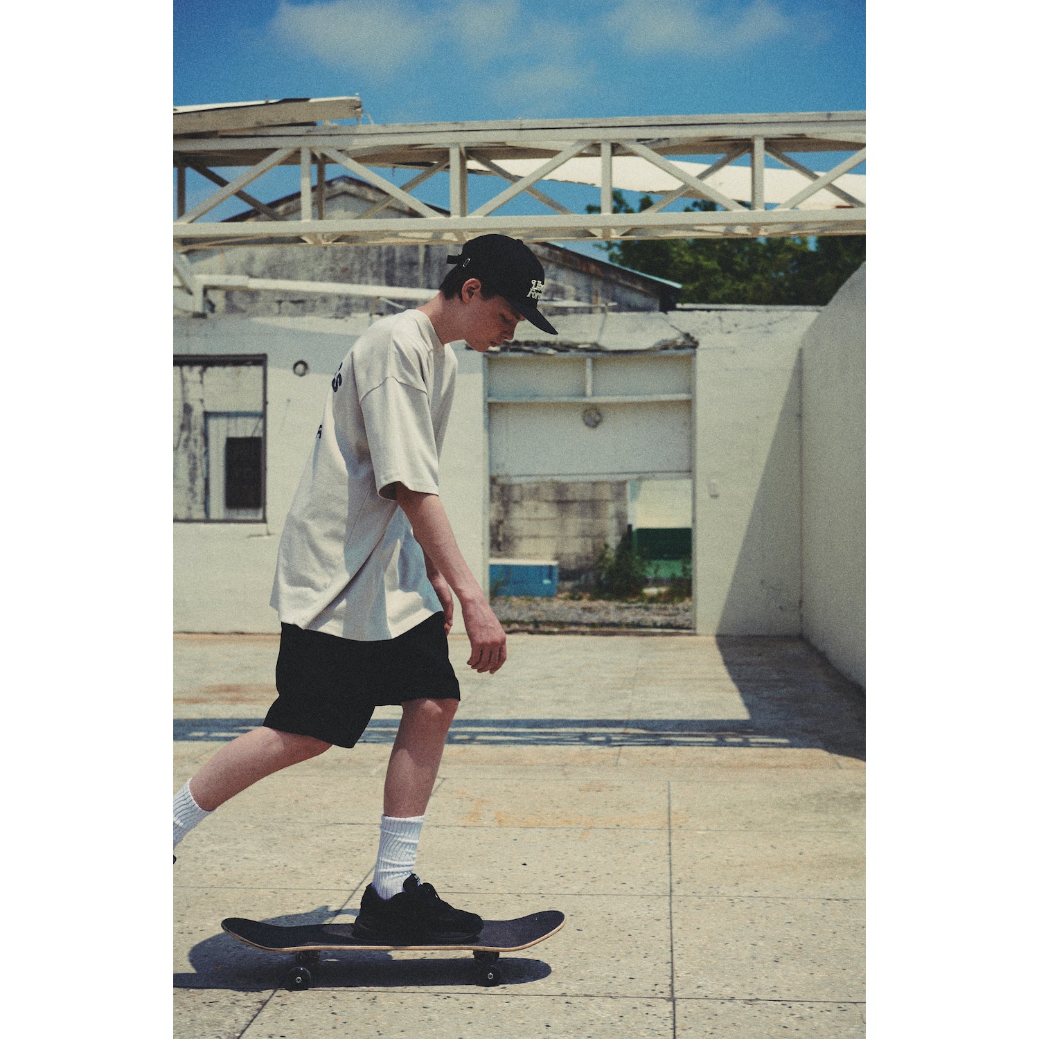 WIDE SHORT PANTS / BLACK