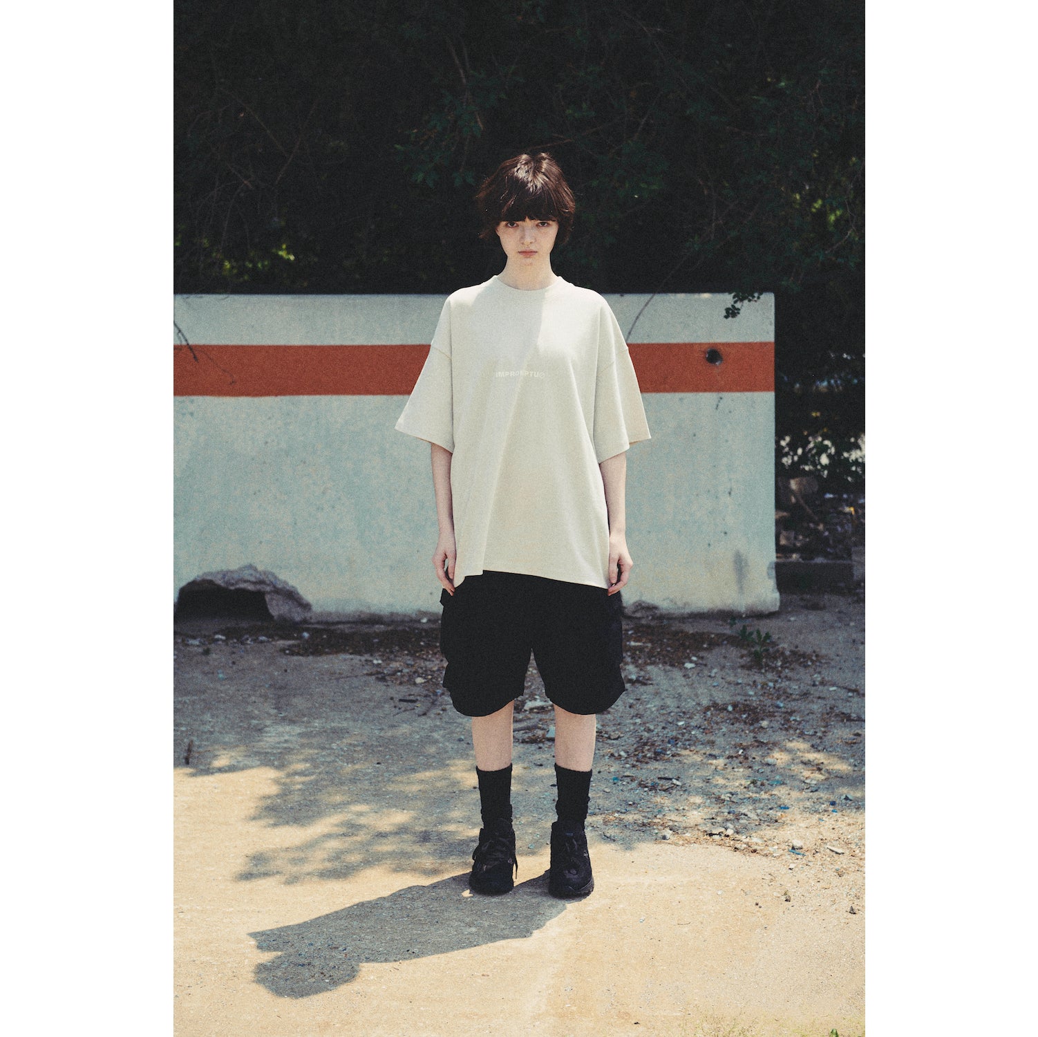 IMPROMPTU LOGO TEE / GRAY