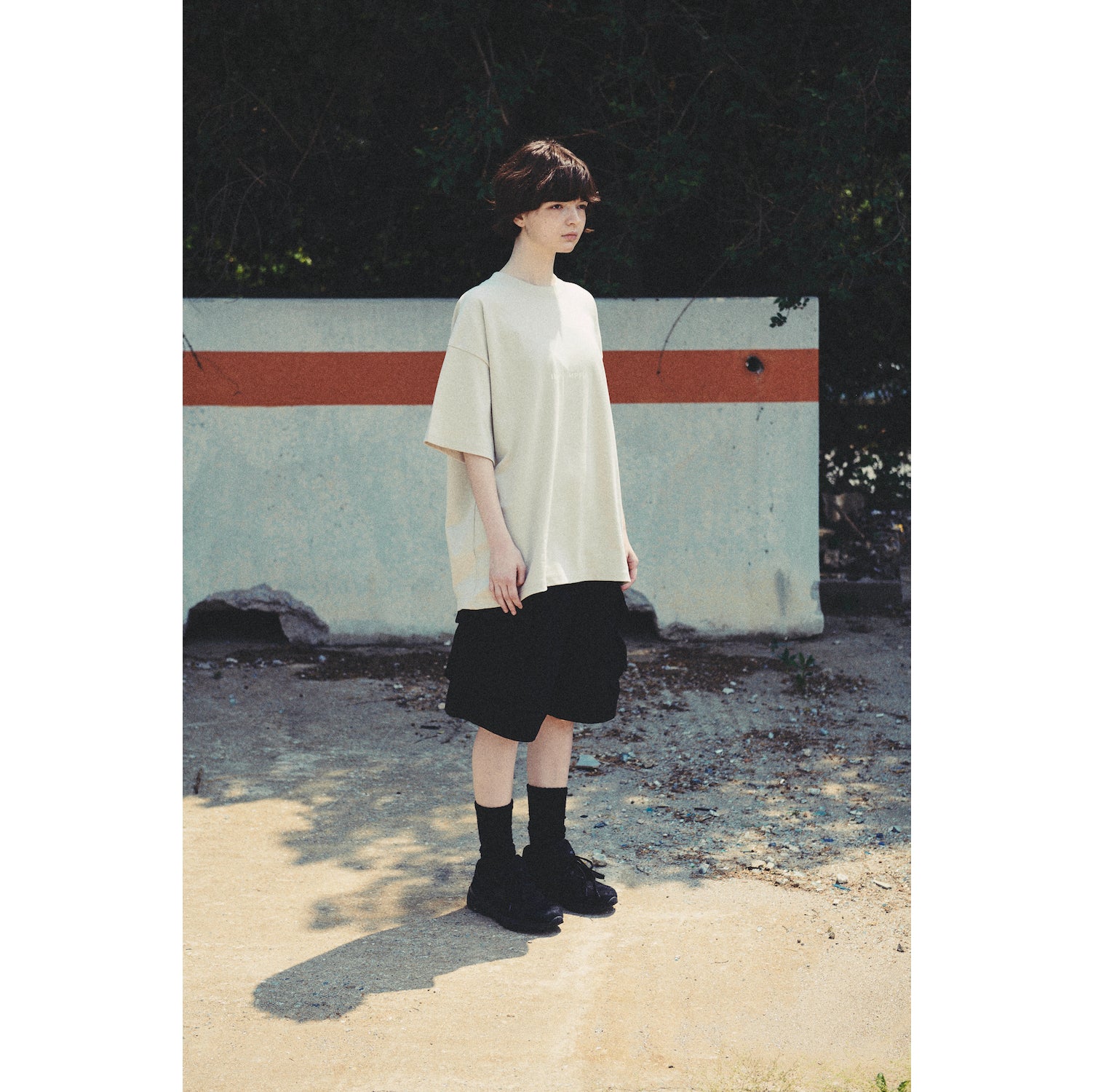 IMPROMPTU LOGO TEE / GRAY