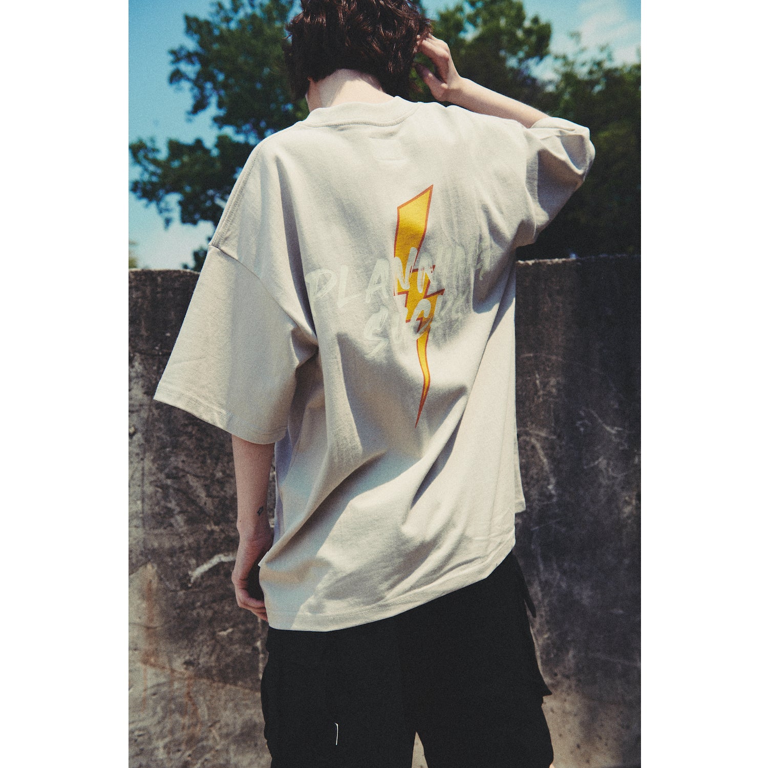 IMPROMPTU LOGO TEE / GRAY