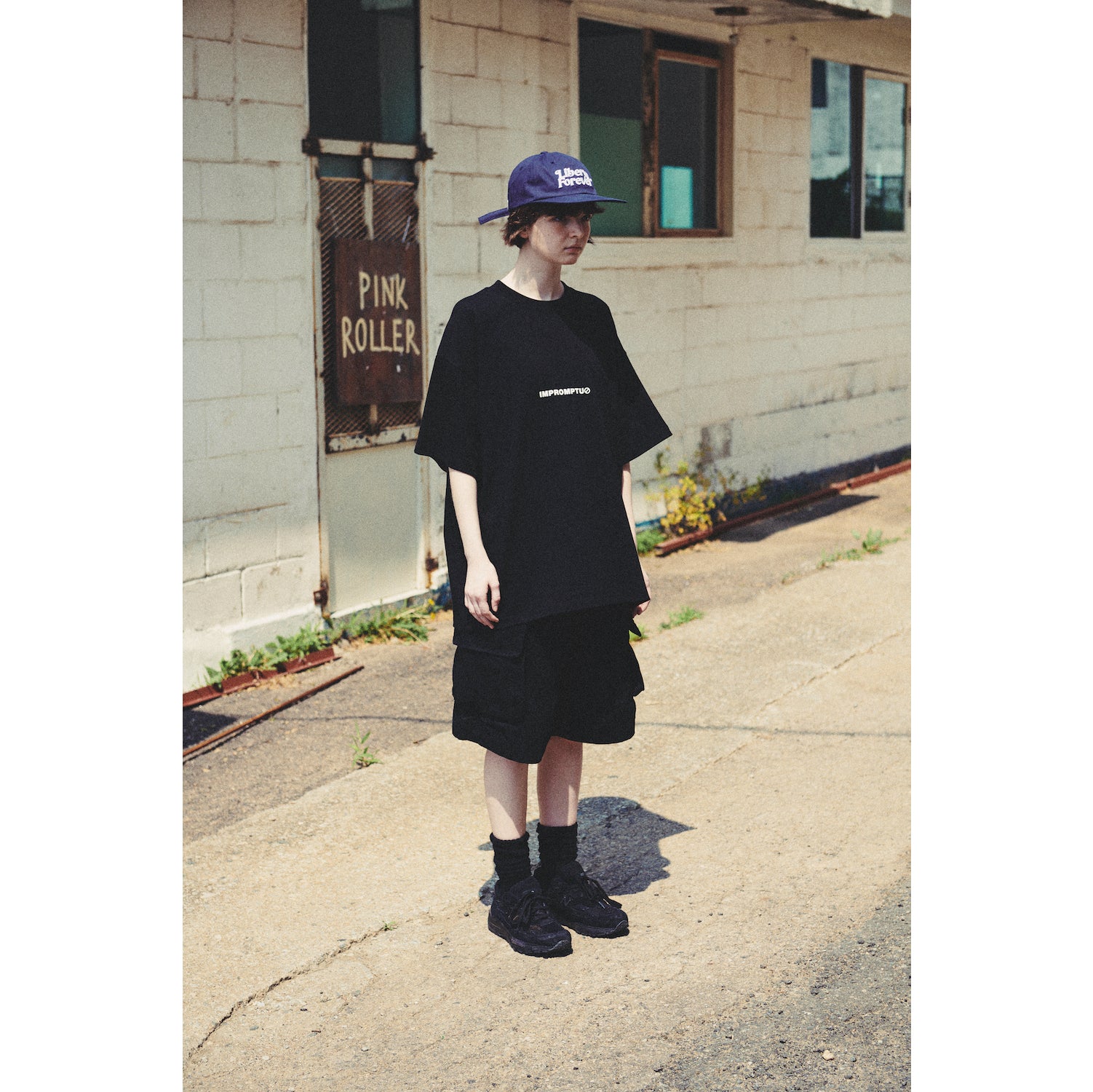 IMPROMPTU LOGO TEE / BLACK