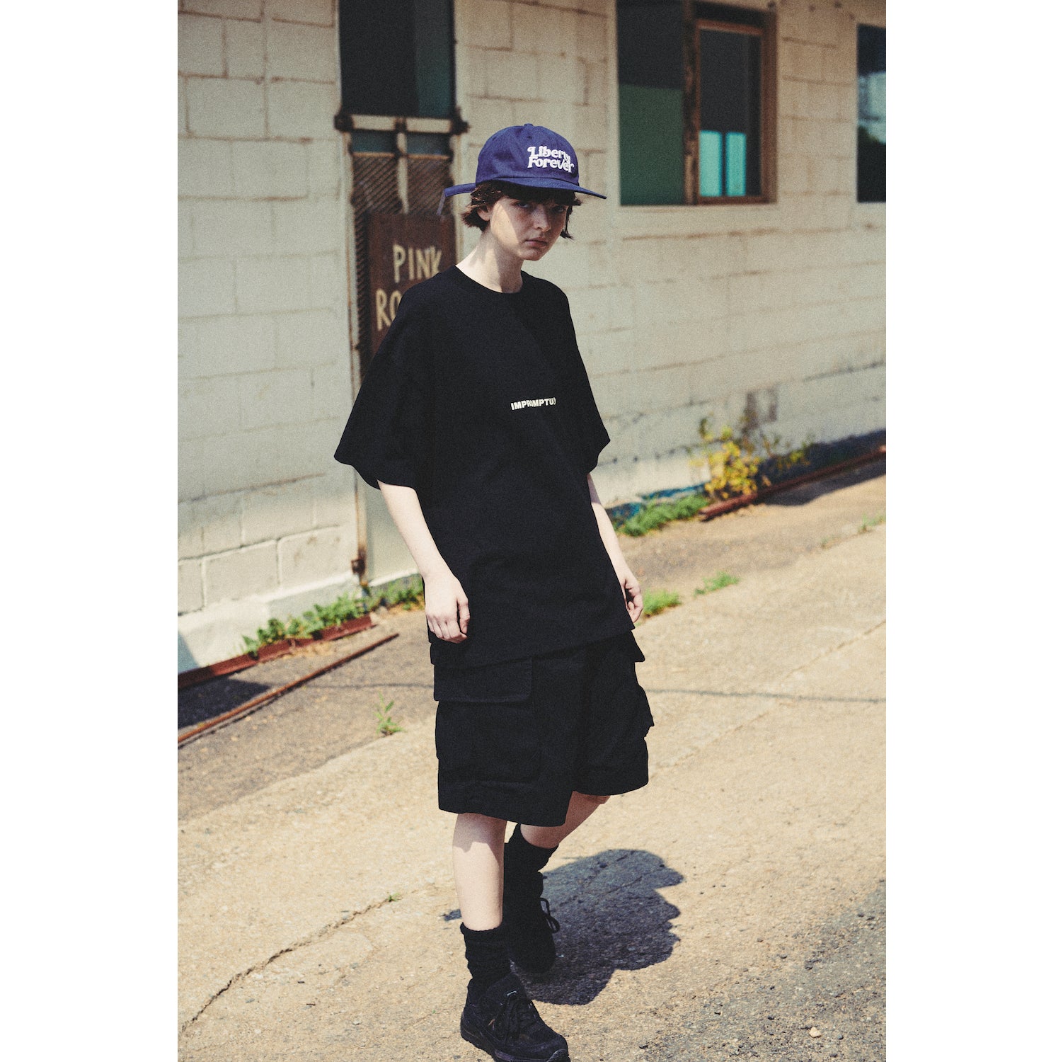 IMPROMPTU LOGO TEE / BLACK