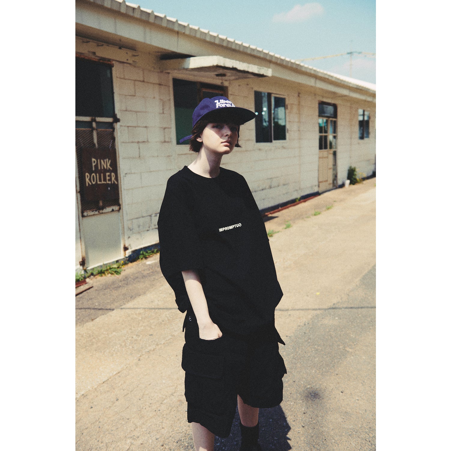 IMPROMPTU LOGO TEE / BLACK