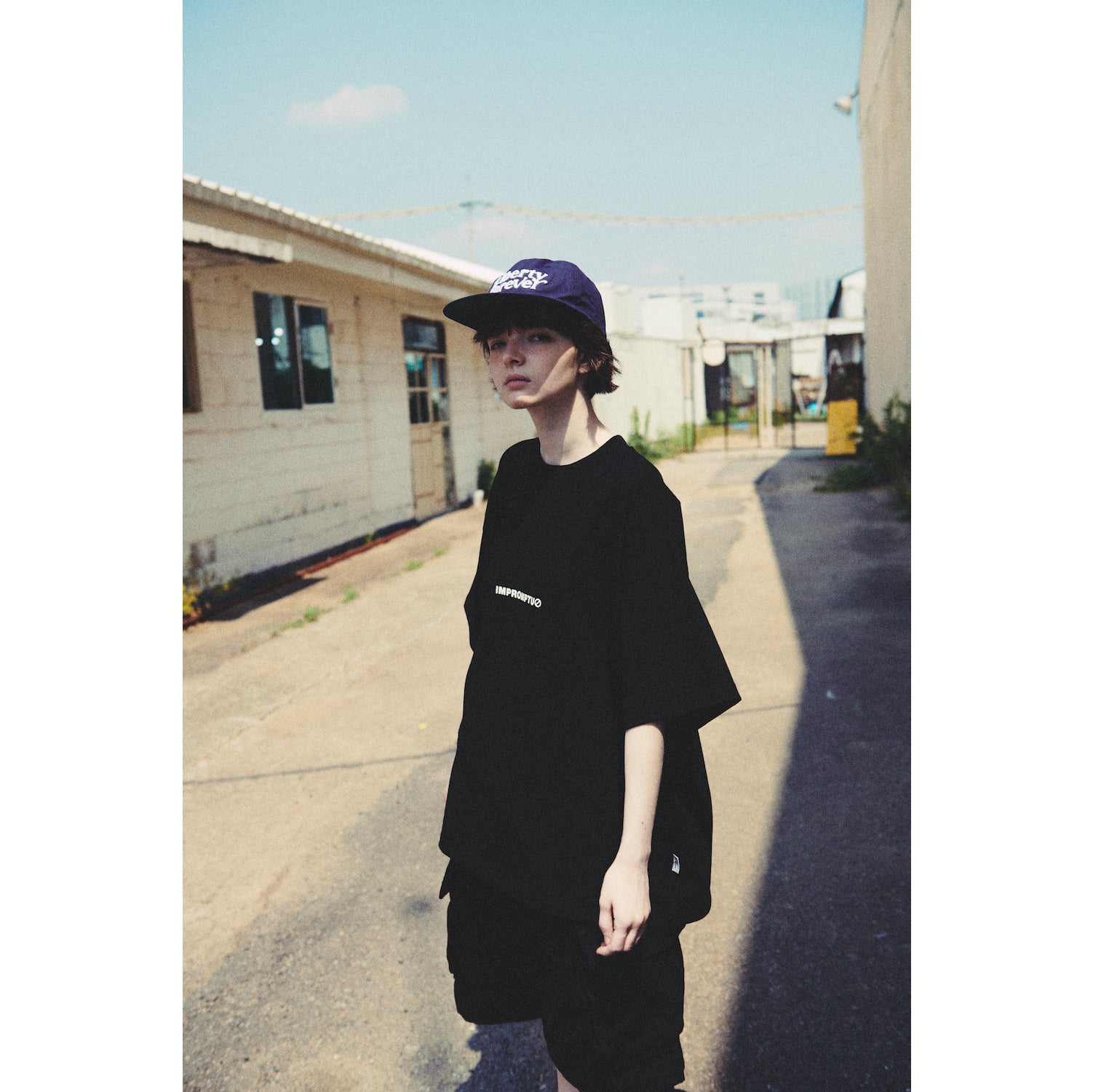 IMPROMPTU LOGO TEE / BLACK