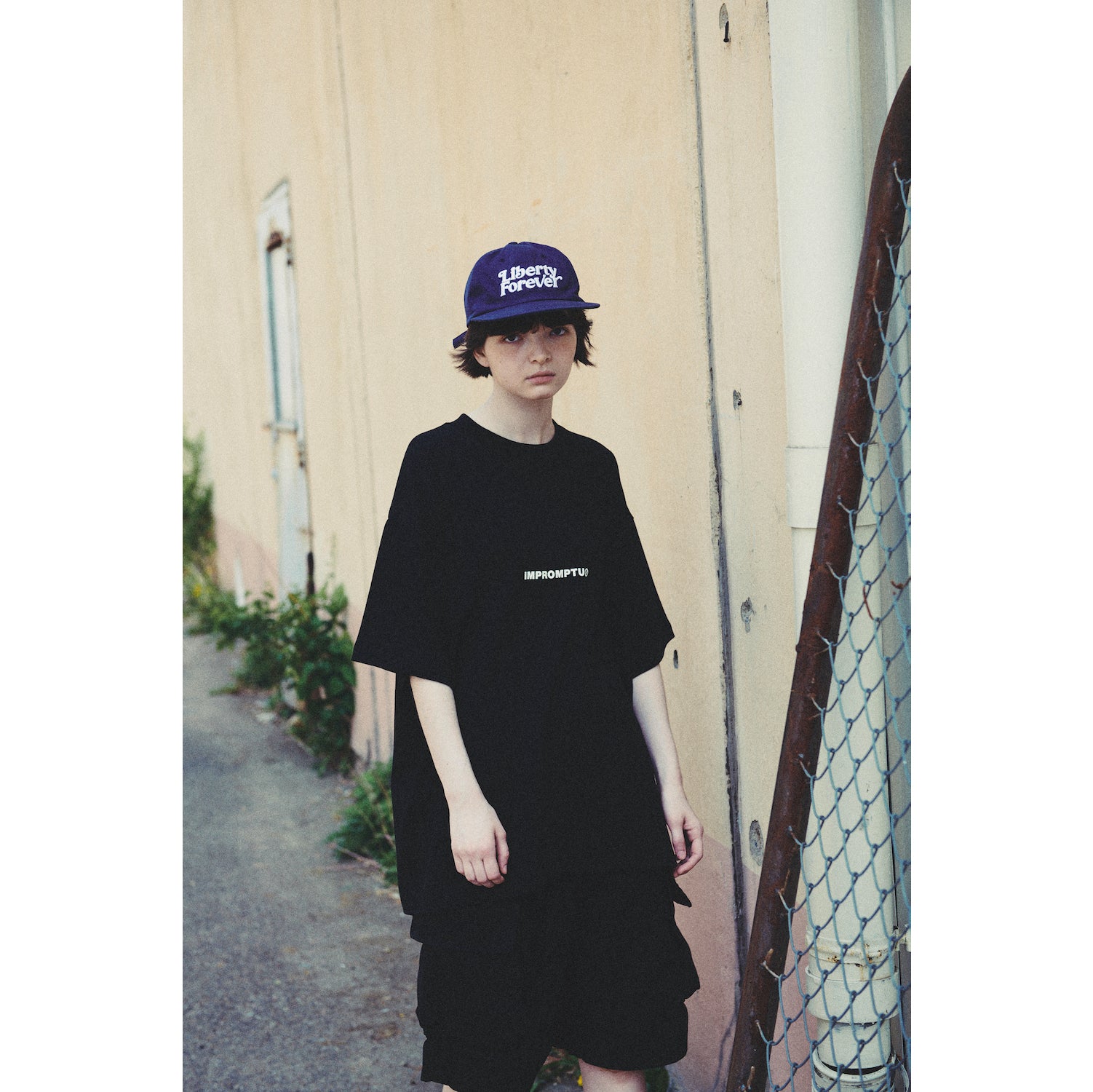 IMPROMPTU LOGO TEE / BLACK