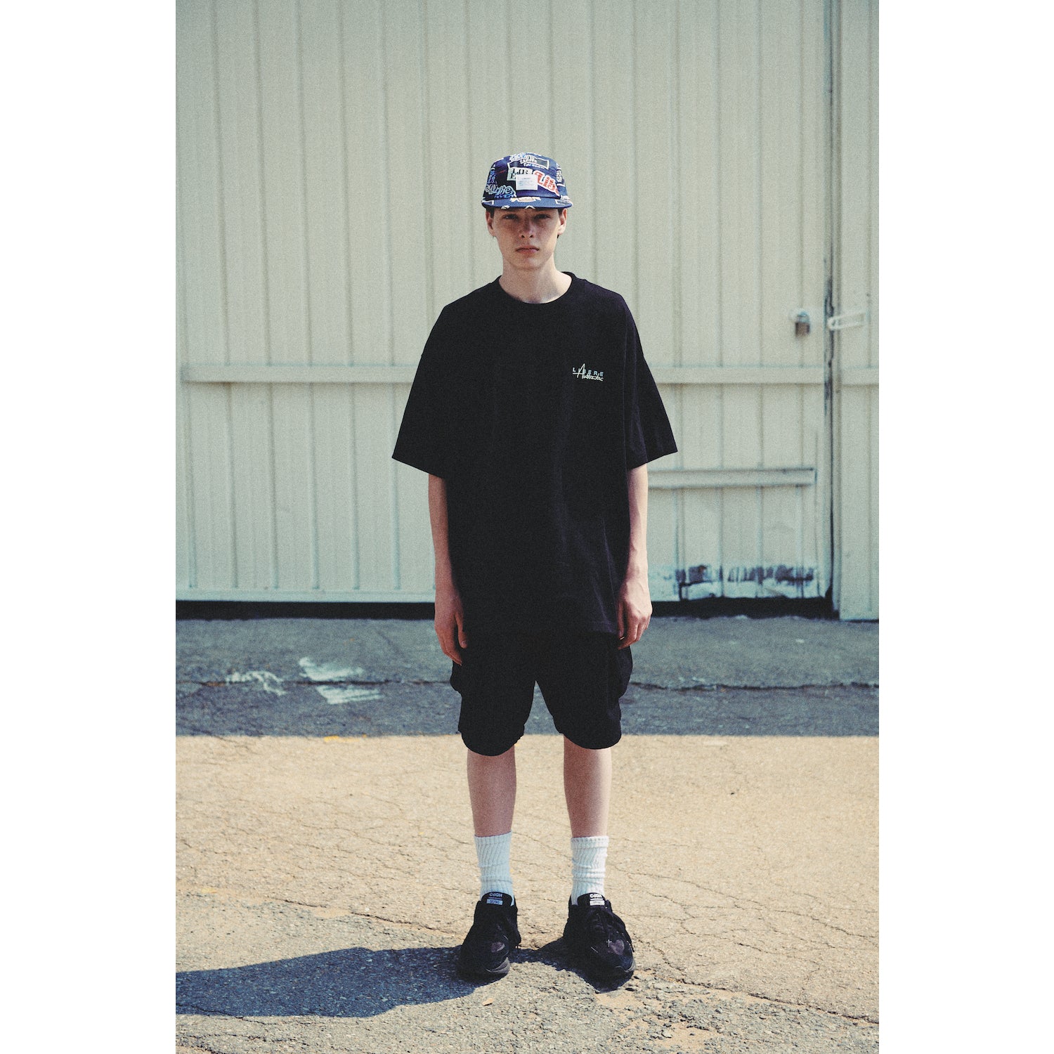 LIBERE AUTHENTIC LOGO TEE / BLACK
