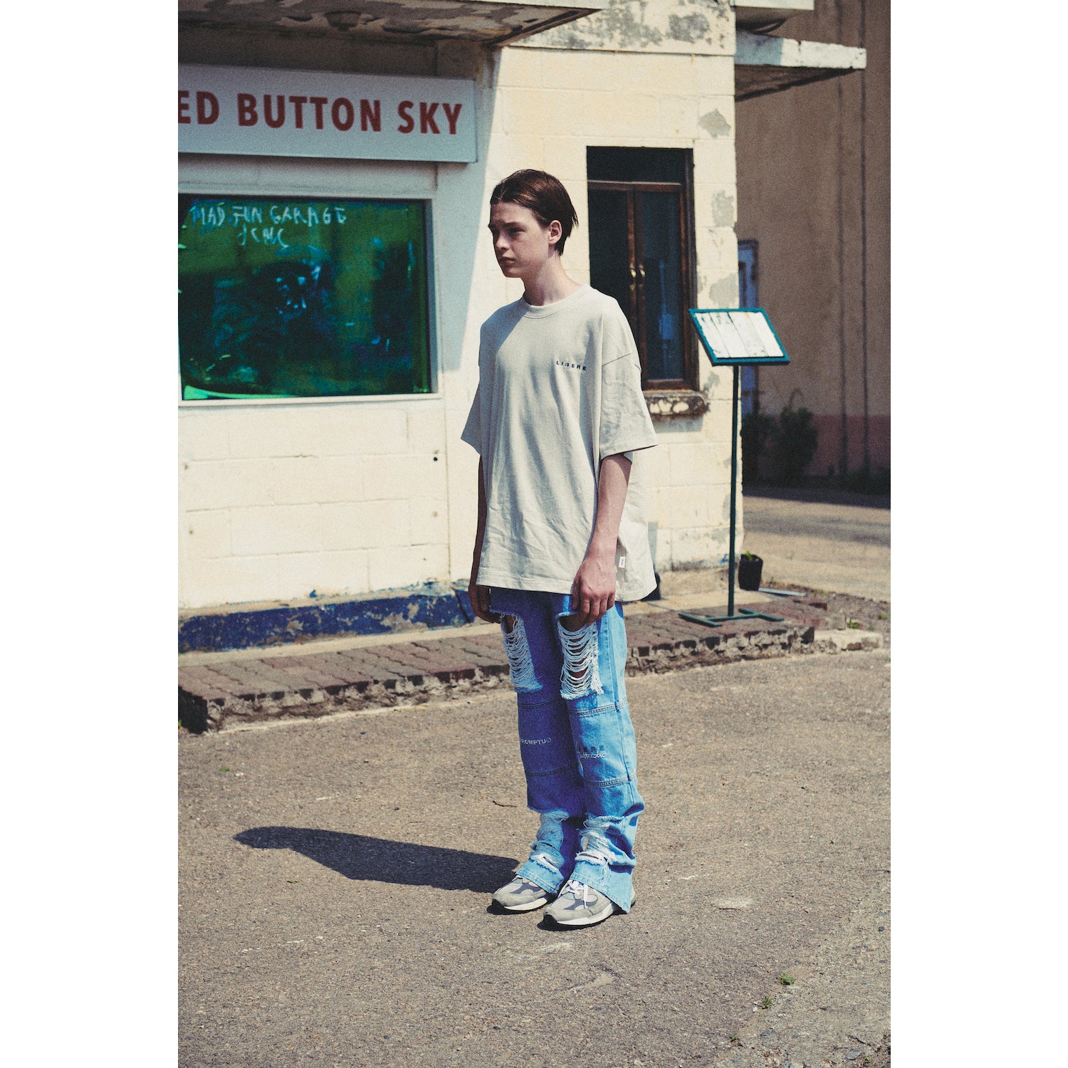 LIBERE AUTHENTIC LOGO TEE / LIGHT GRAY