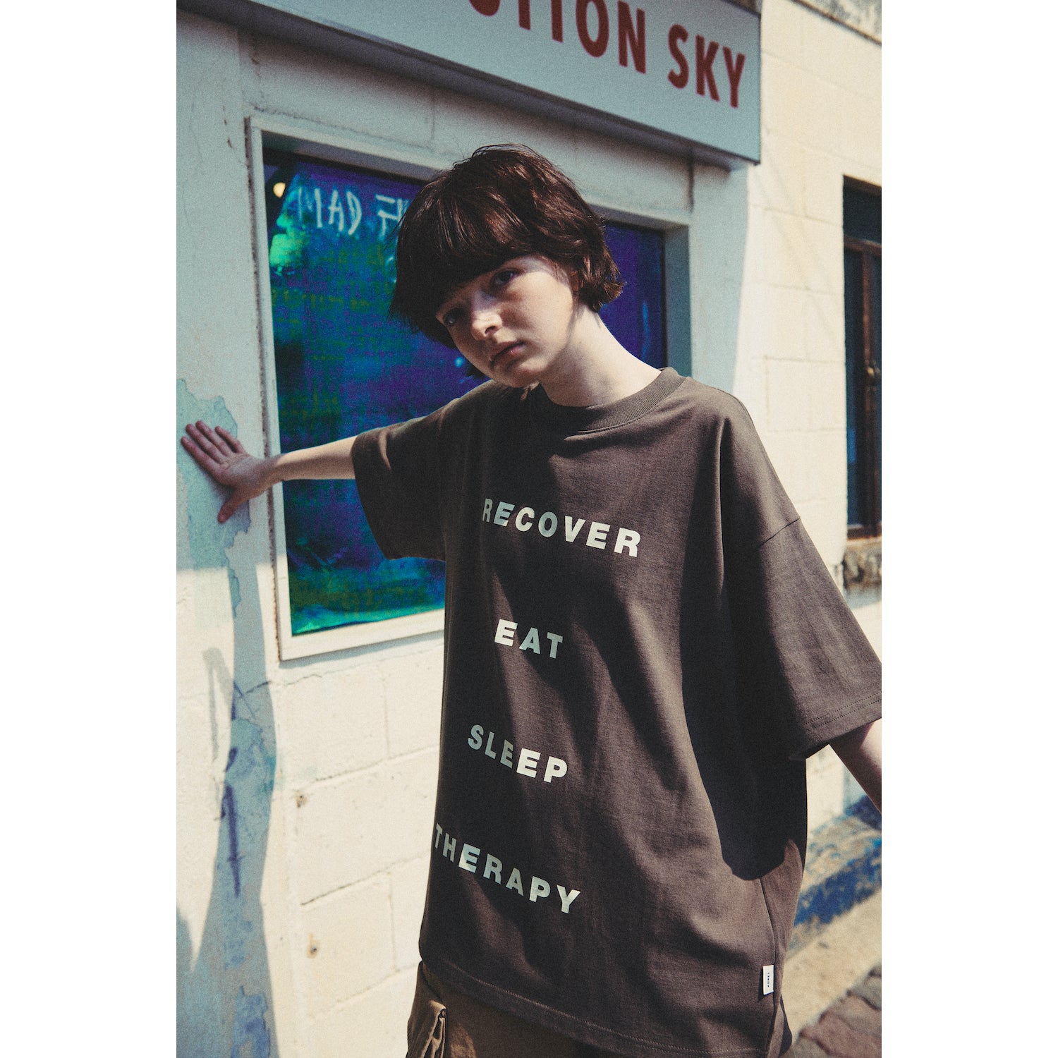 R.E.S.T TEE / CHARCOAL