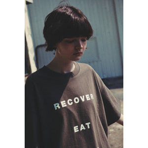 R.E.S.T TEE / CHARCOAL