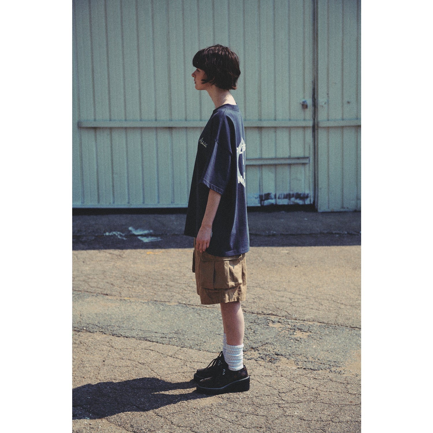 LIBERE AUTHENTIC LOGO TEE / CHARCOAL