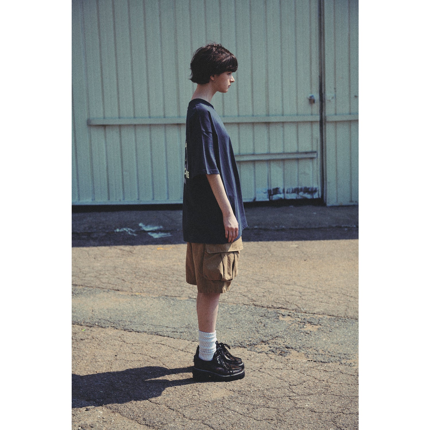 LIBERE AUTHENTIC LOGO TEE / CHARCOAL
