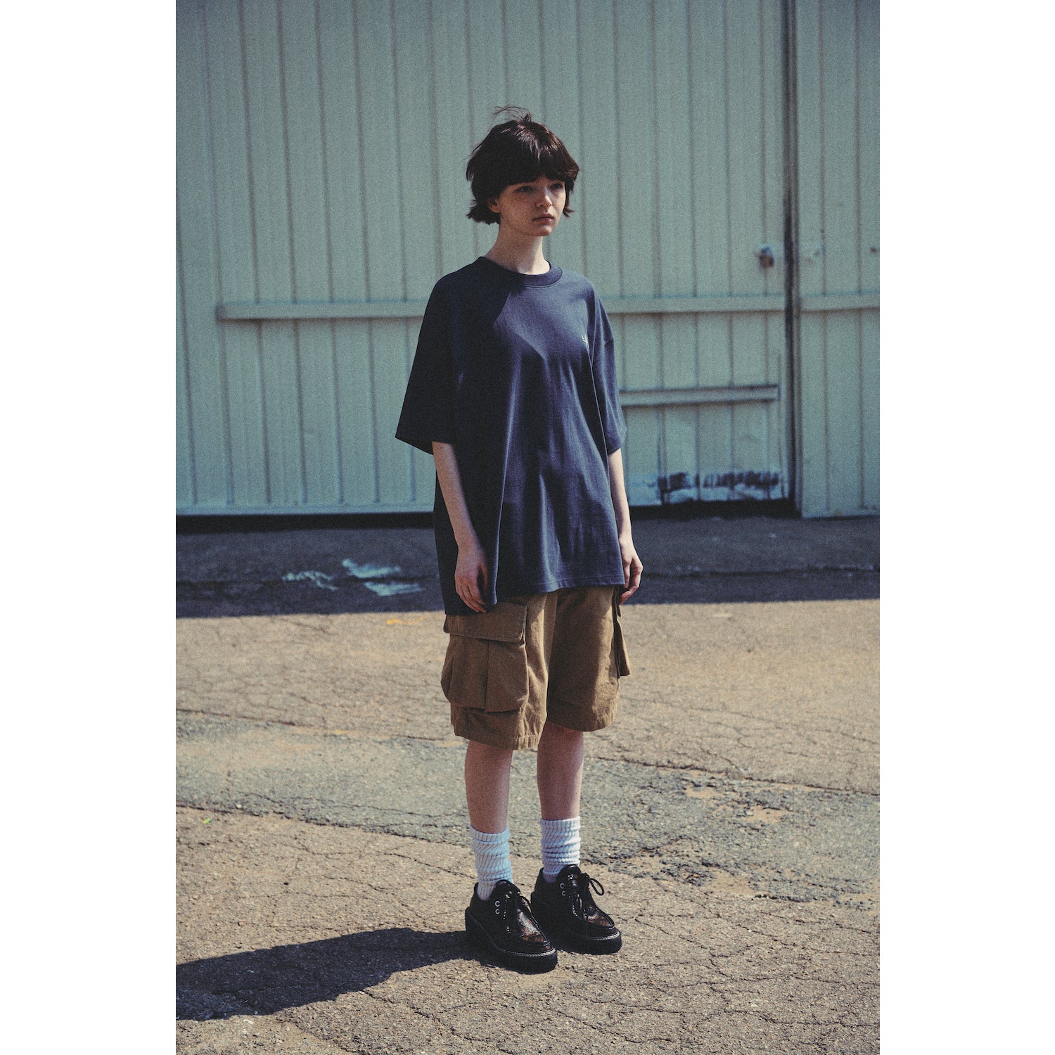 LIBERE AUTHENTIC LOGO TEE / CHARCOAL
