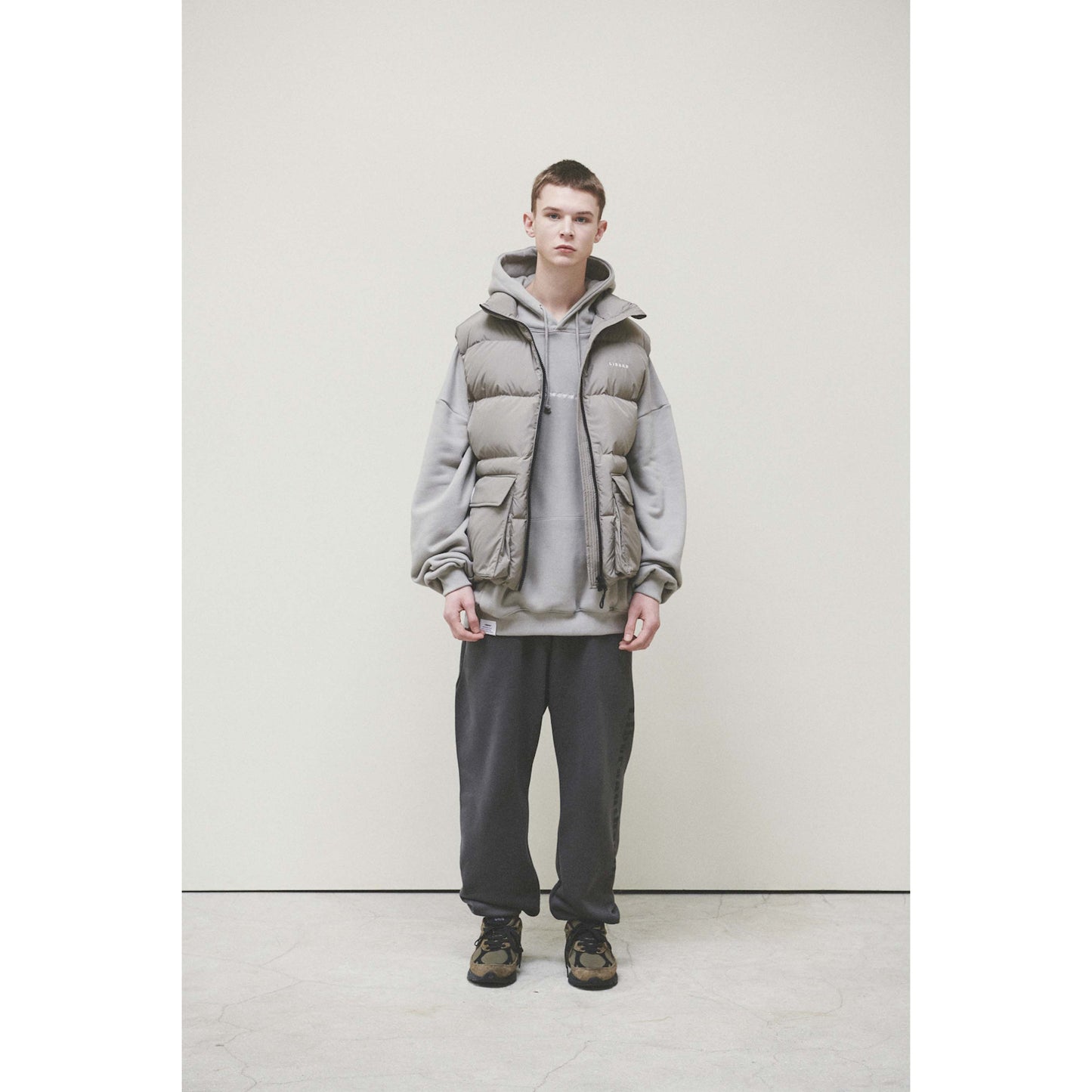 DOWN VEST / OLIVE