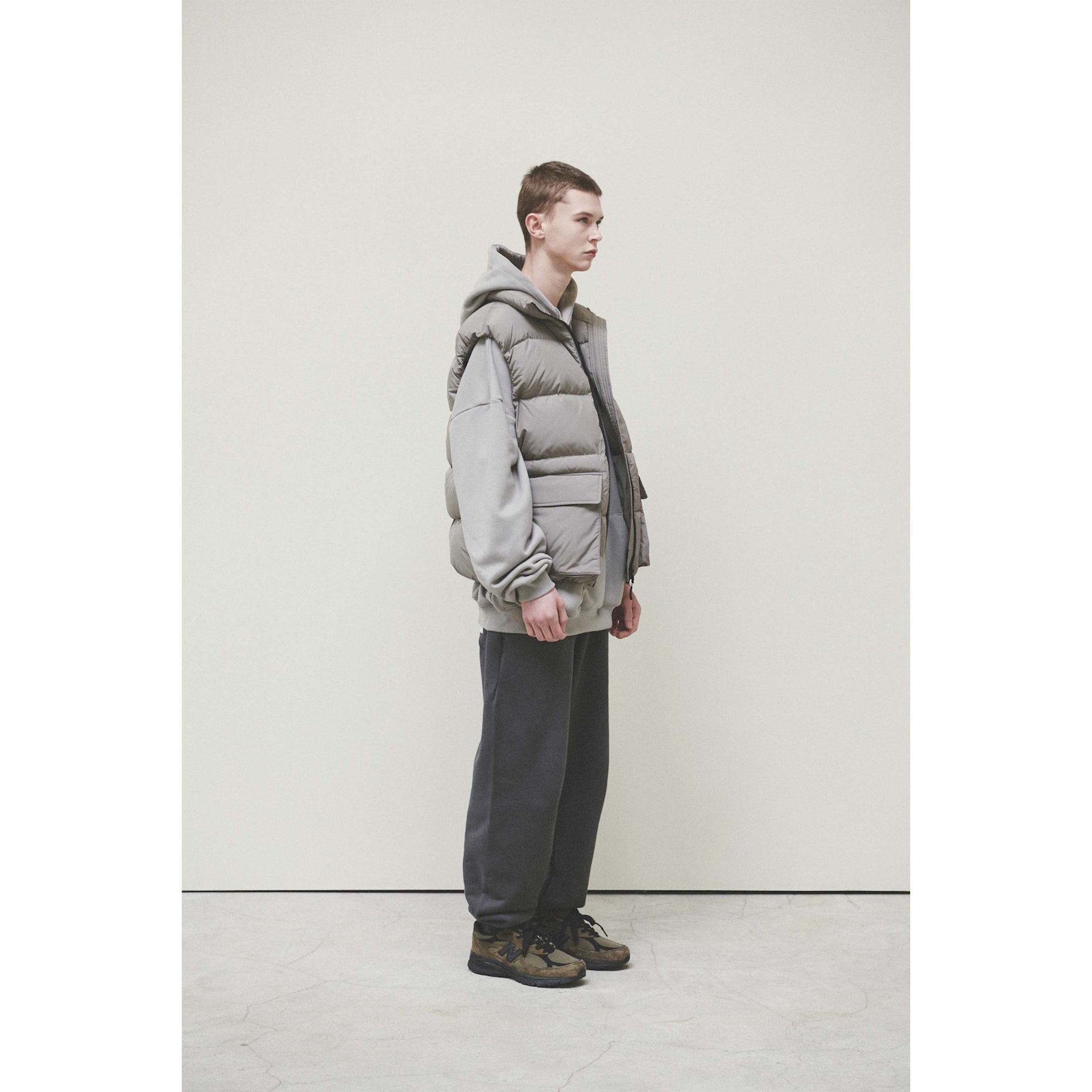 DOWN VEST / OLIVE