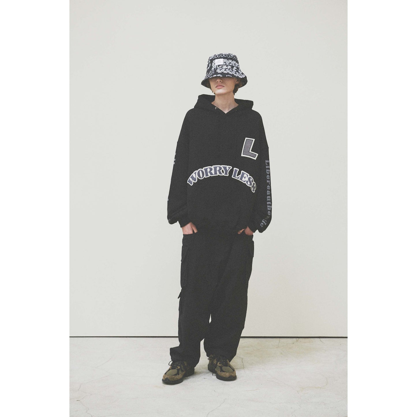 W.L HOODIE / BLACK