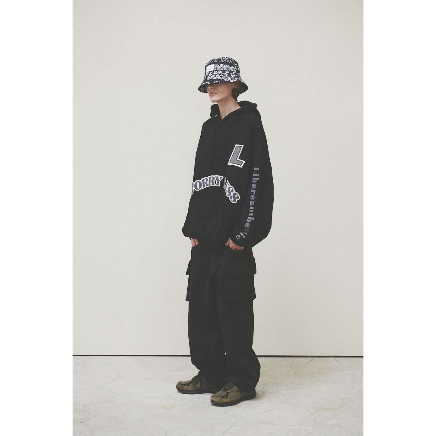 W.L HOODIE / BLACK