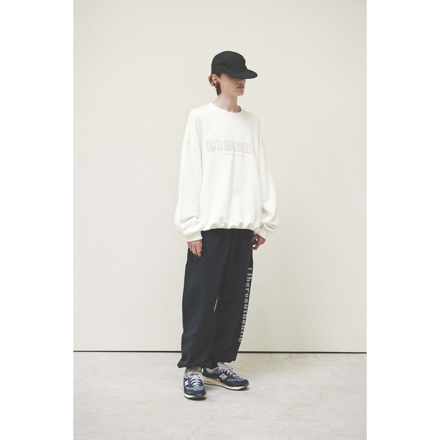 LOGO SWEATSHIRT / IVORY