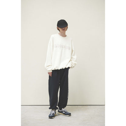 AT OUTSIDE CAP / BLACK