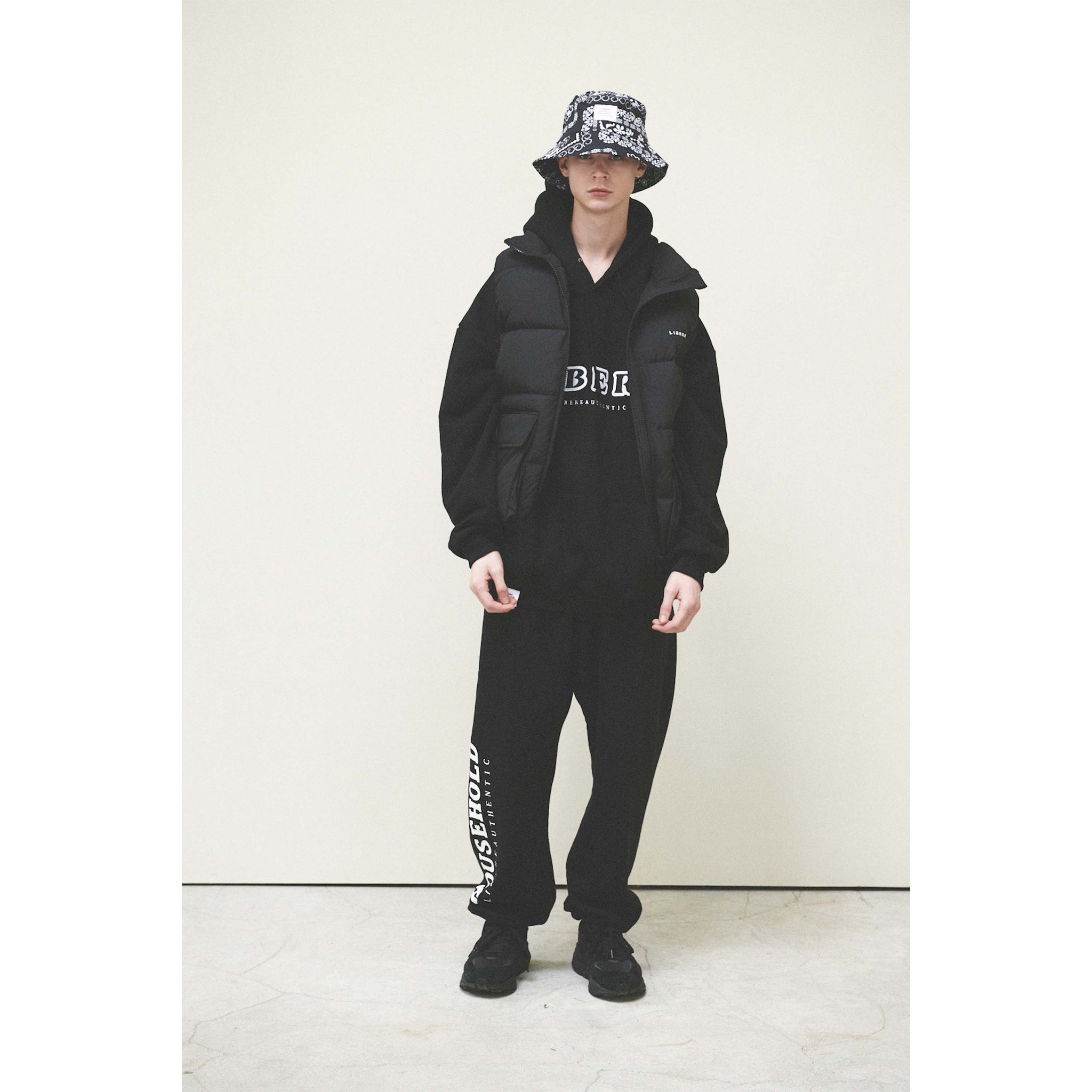 DOWN VEST / BLACK