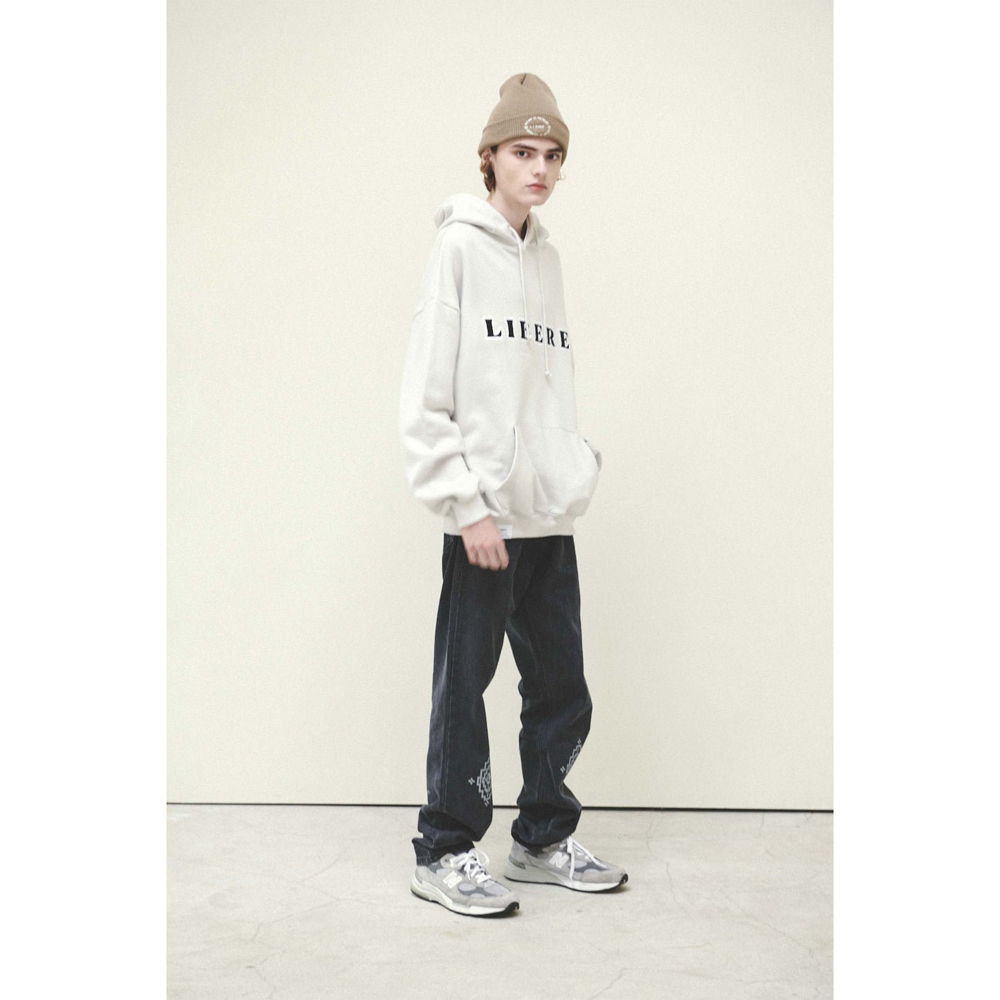 LOGO HOODIE / LIGHT GRAY