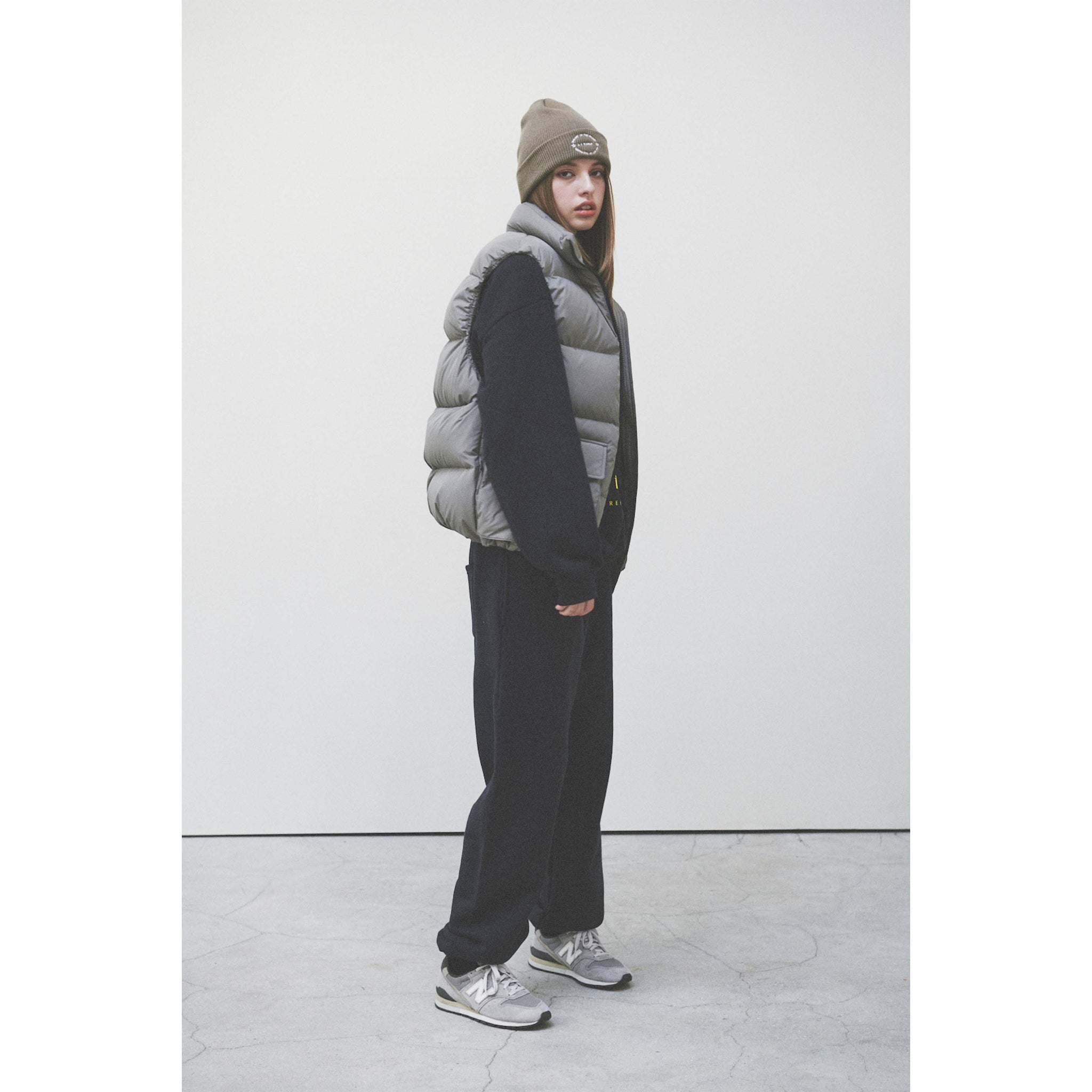 DOWN VEST / OLIVE