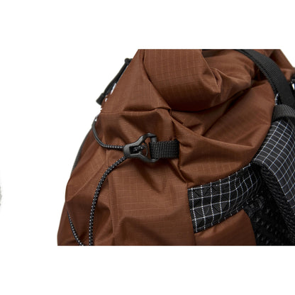 AT ROLLTOP BACK PACK / BRICK RED