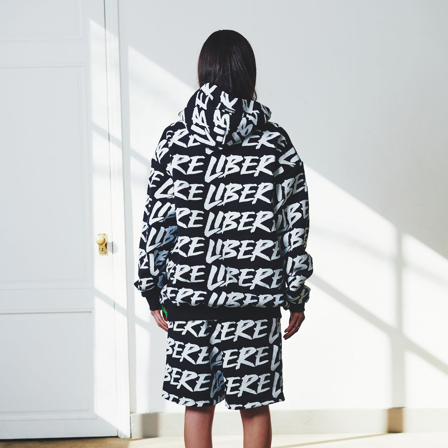 FULL LOGO SHORT / BLACK