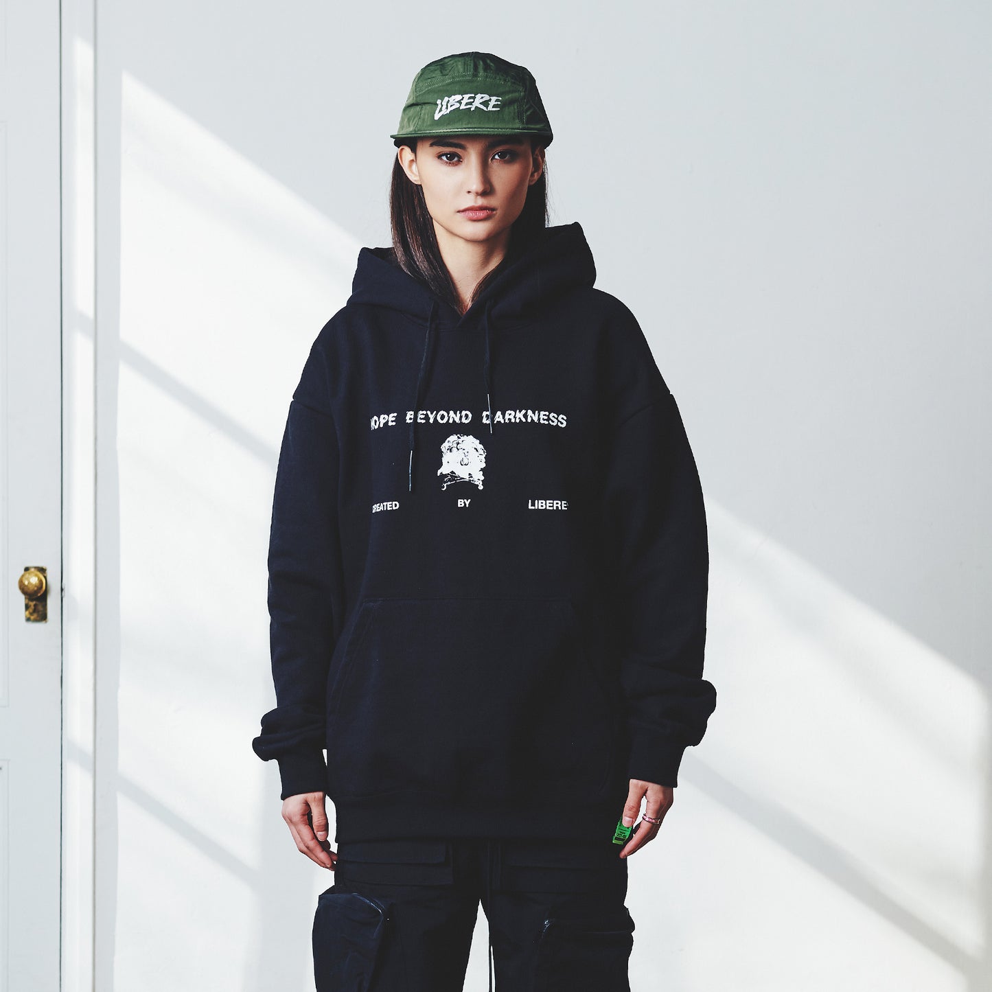FLOWER BONE HOODIE / BLACK